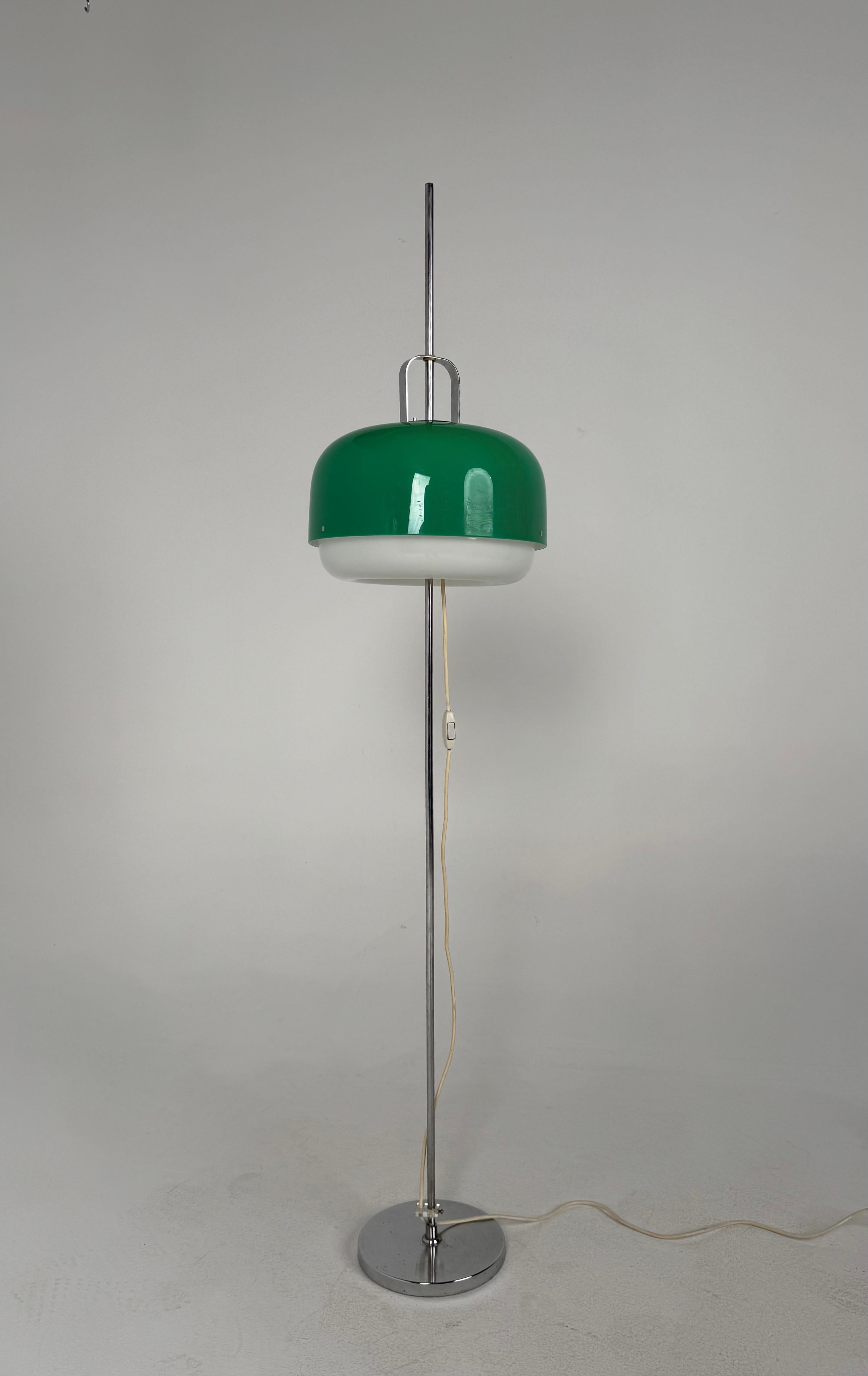 Il s'agit d'un rare et remarquable lampadaire vintage 