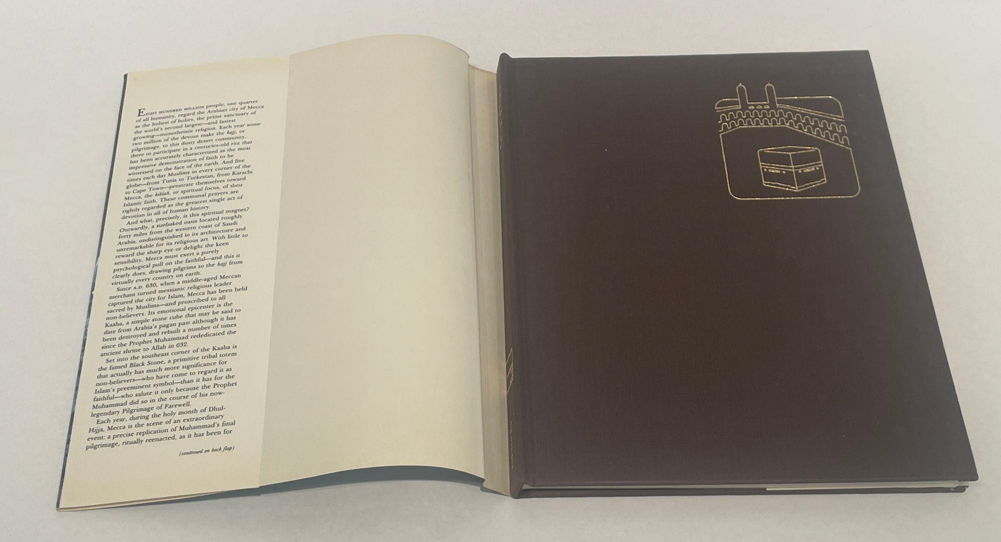 20ième siècle Mecca Wonders of Man couverture rigide par Desmond Stewart et Mohamed Amin 1980 en vente
