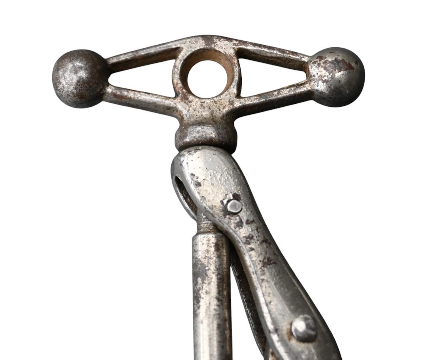 Antique Mechanical french corkscrew The Presto Paris Jhp Depose In Good Condition For Sale In Bilzen, BE