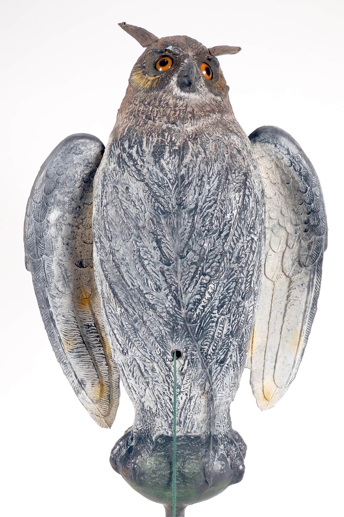 Appeau de chasse mécanique en forme de hibou, Italie, années 1950. en vente 5