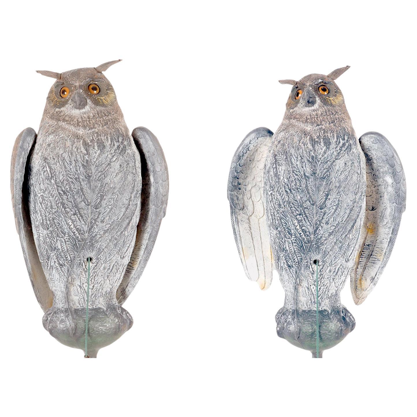 Appeau de chasse mécanique en forme de hibou, Italie, années 1950. en vente