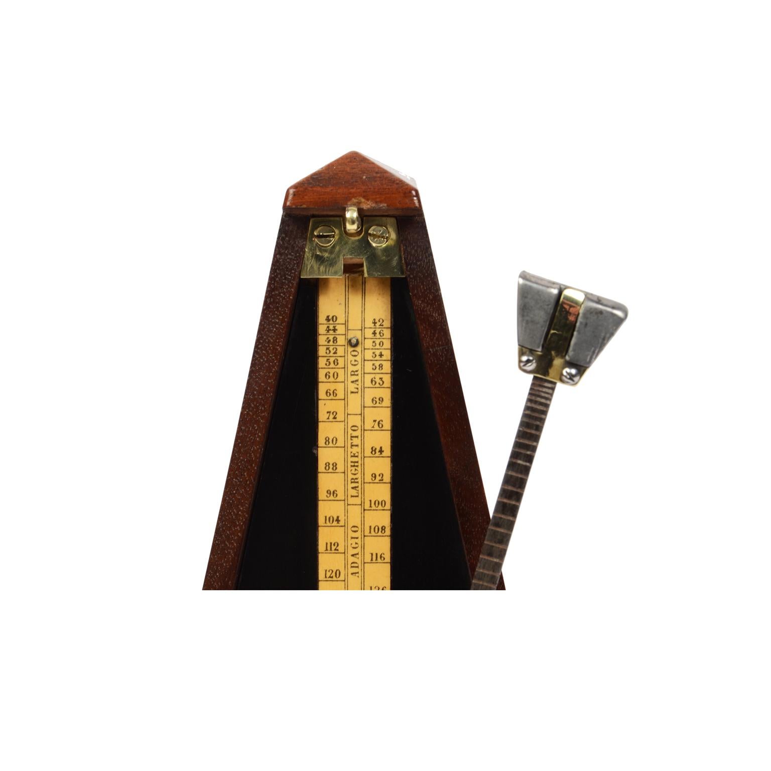 Mechanical Metronome by the Maison Lemarchand Paris Early 1900s Oak Wood In Good Condition In Milan, IT