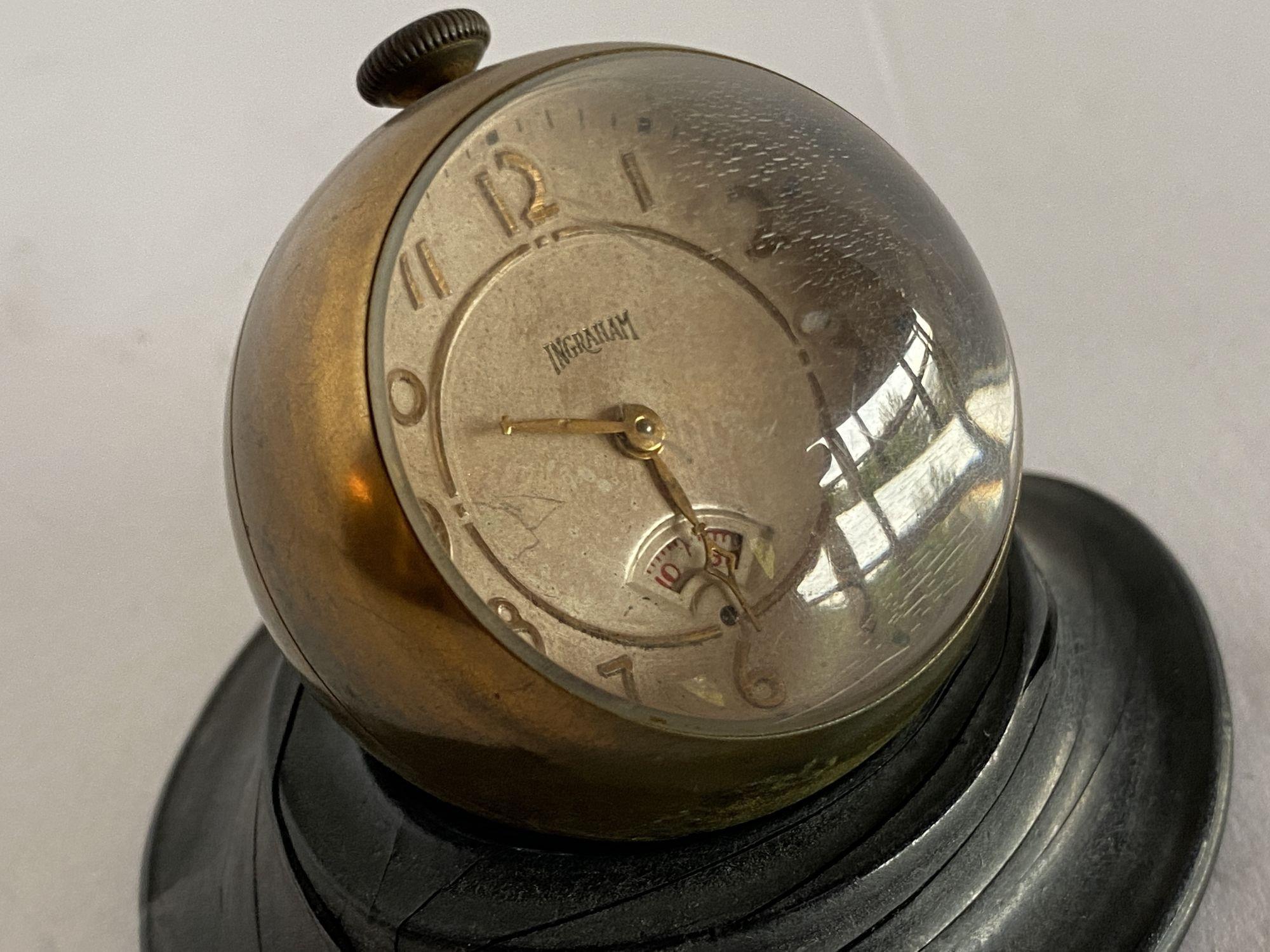 Mechanical Wind Up Ingraham Desk Small Ball Clock, circa 1900 In Excellent Condition For Sale In Van Nuys, CA