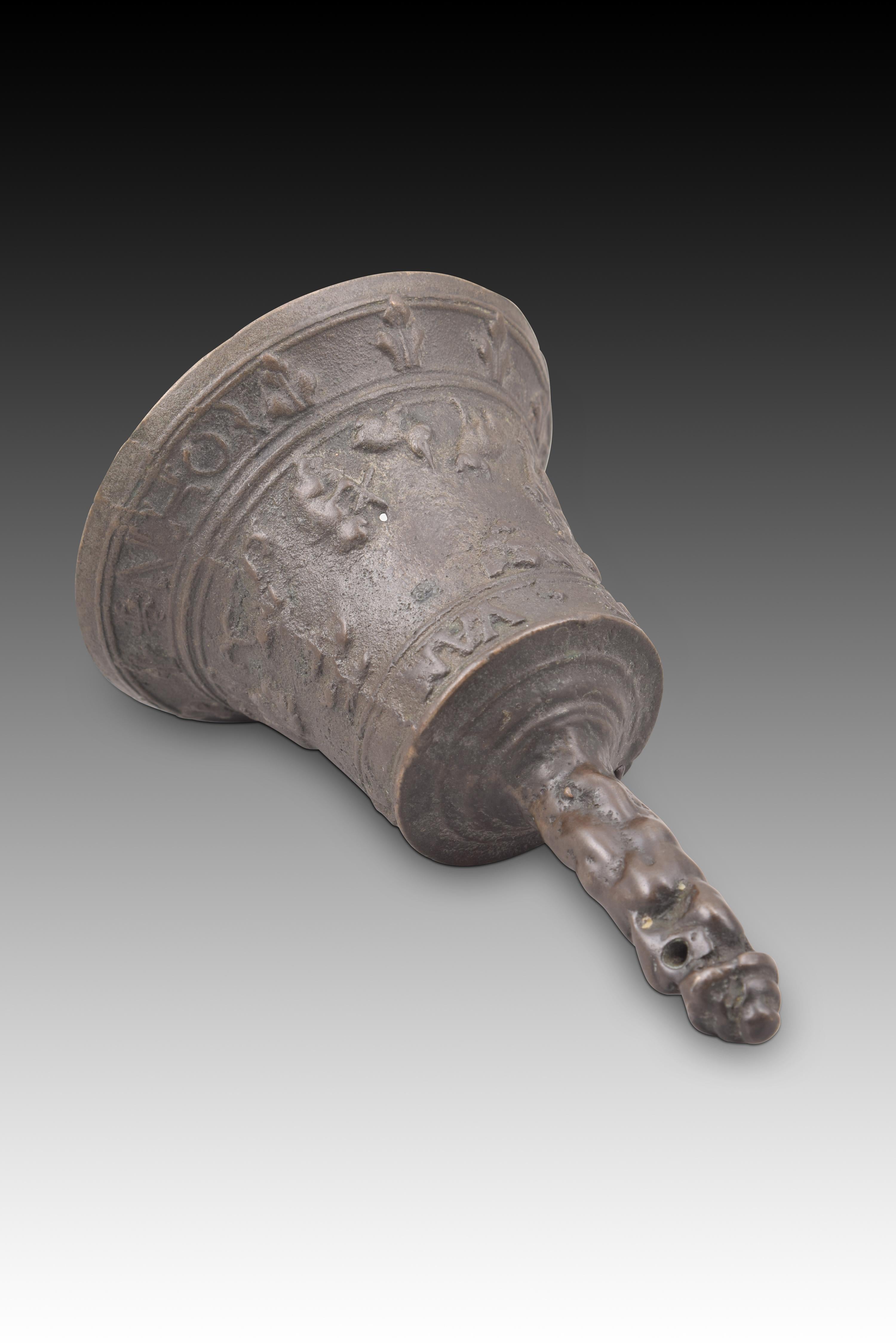 Mechelen bronze bell. 16th century In Distressed Condition In Madrid, ES