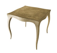 Méd. Table centrale en laiton martelé - Louise Cabriole Leg Game Table, Handmade