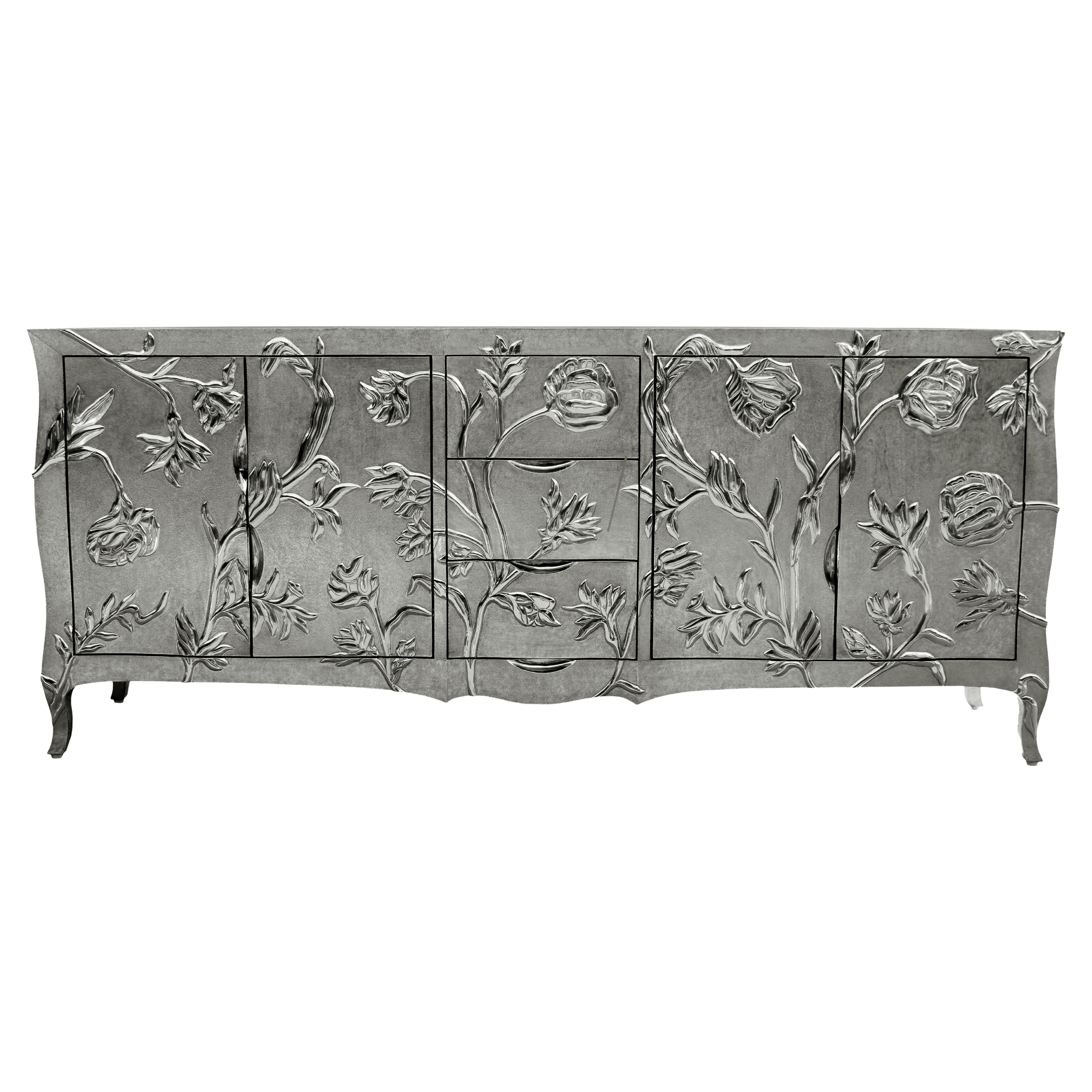 Med. Hammered White Bronze Louise Floral Credenza – Carved Buffet For Sale