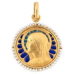 Médaille Art nouveau en or, émail plique à jour et perles fines