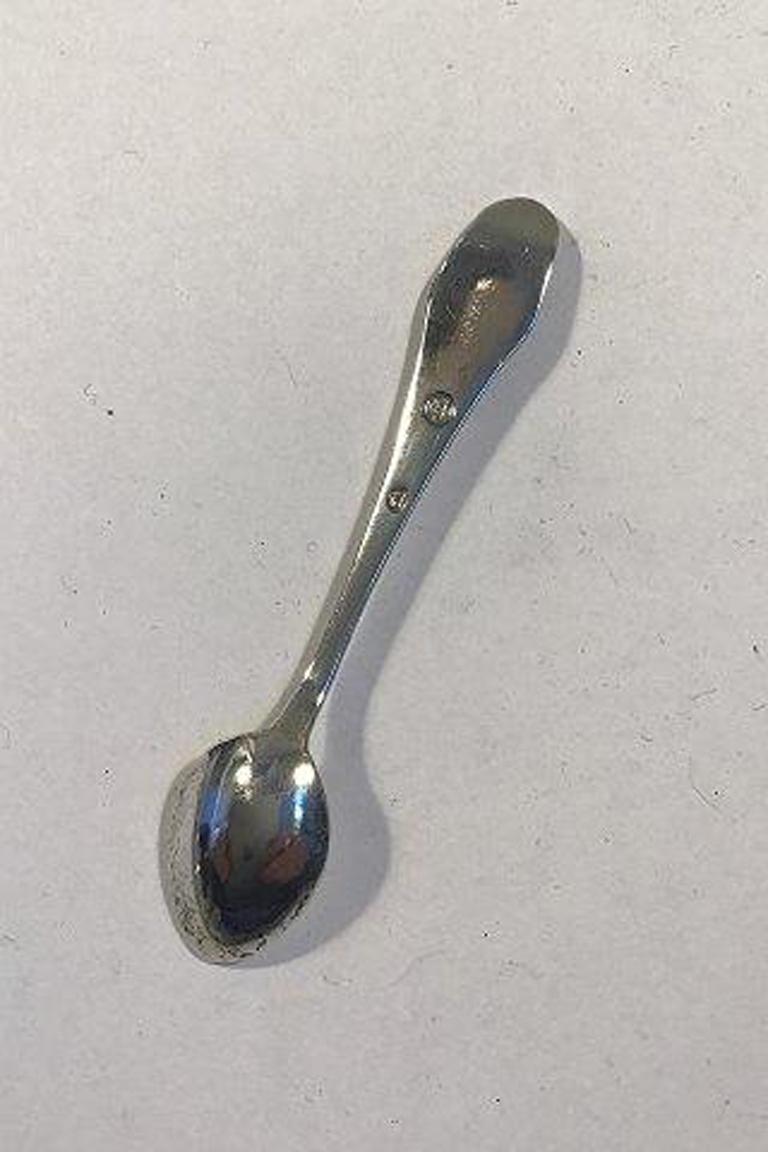 Medaillon Silver Salt Spoon In Good Condition For Sale In Copenhagen, DK