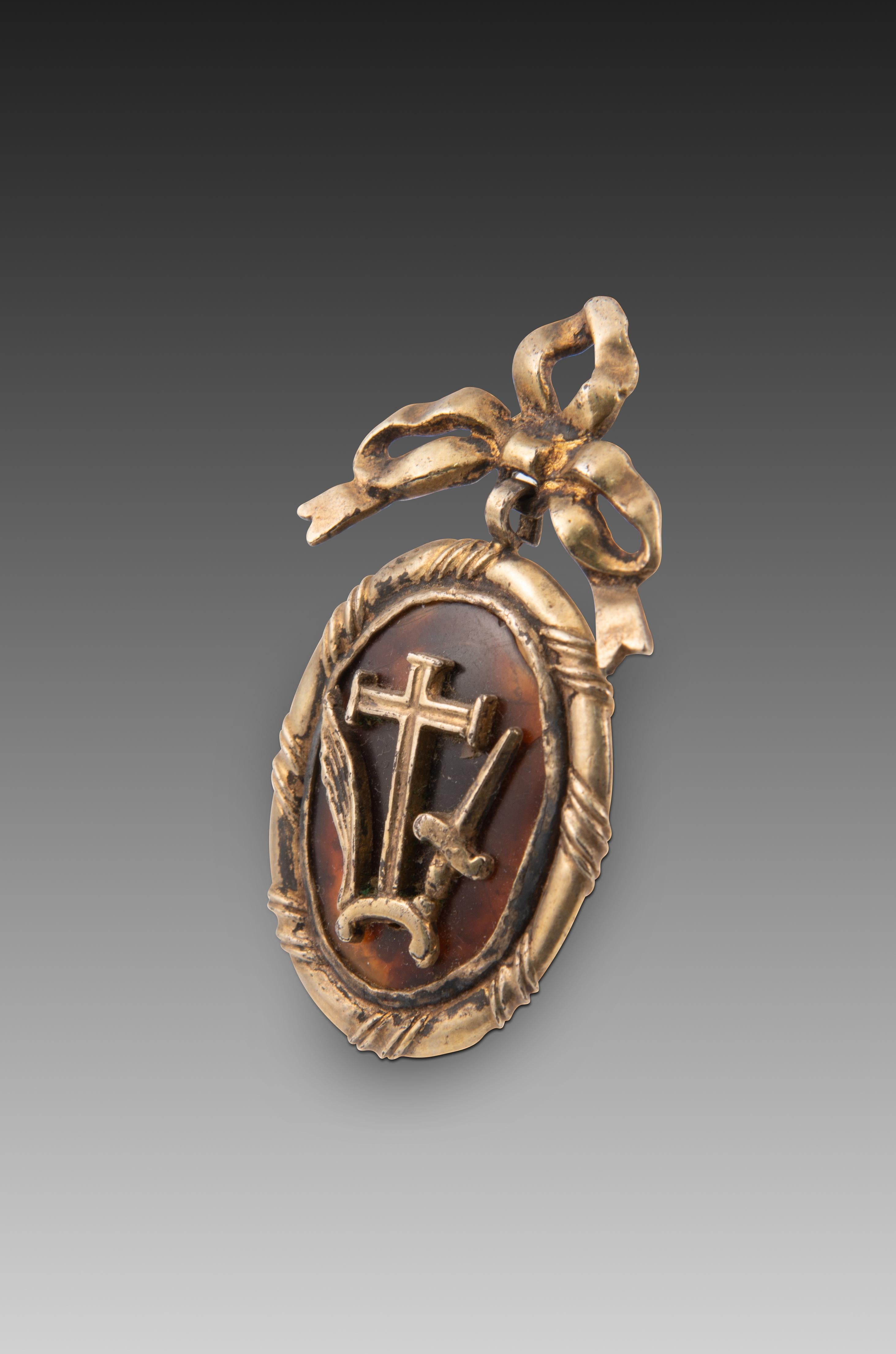 Neoclassical Revival Medal. Mother-of-pearl, gilded silver. Spain, 18th  century.