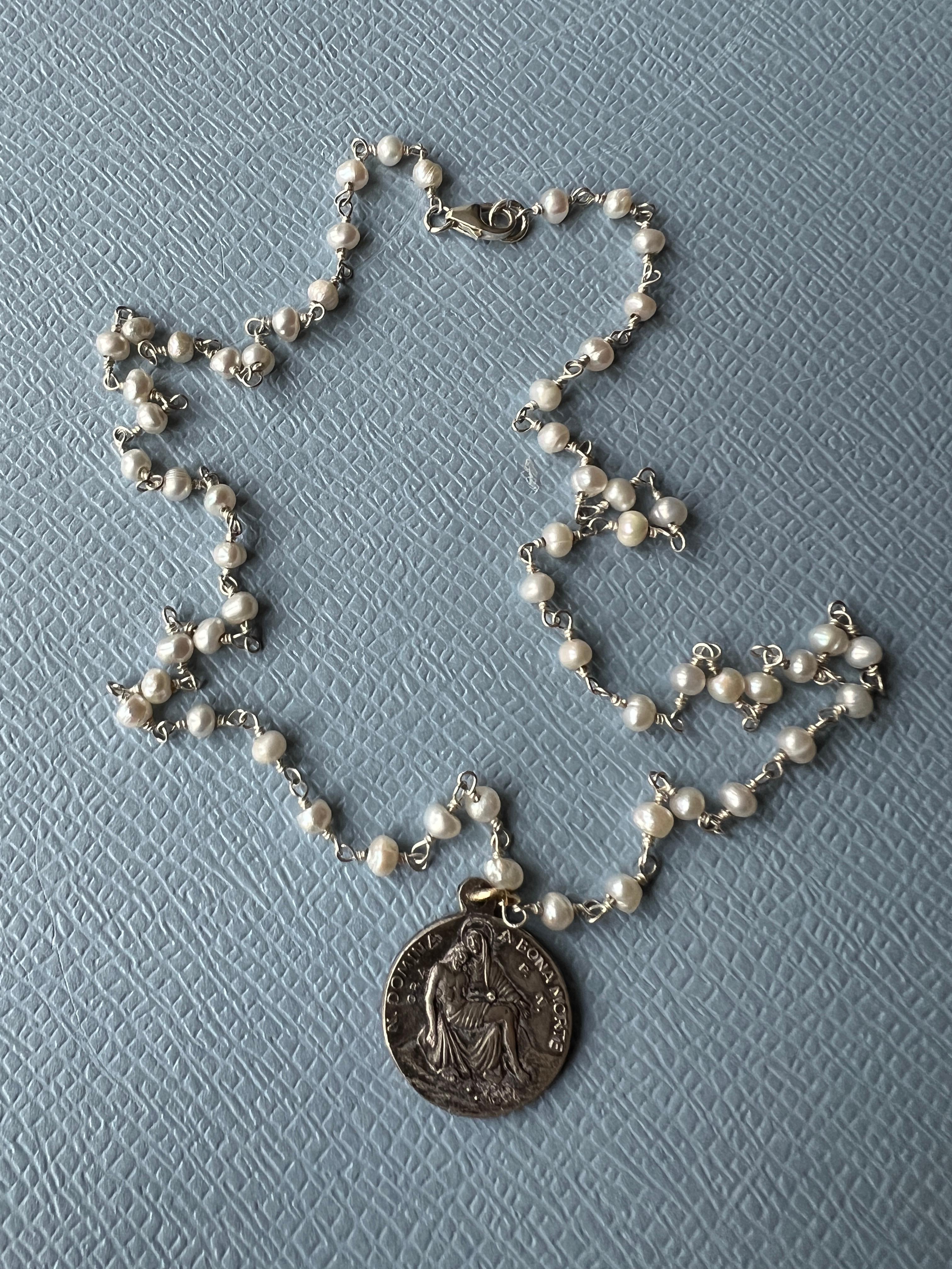 Medal Necklace white Pearl Rosario Vintage French Jesus Heart Pendant In New Condition In Los Angeles, CA