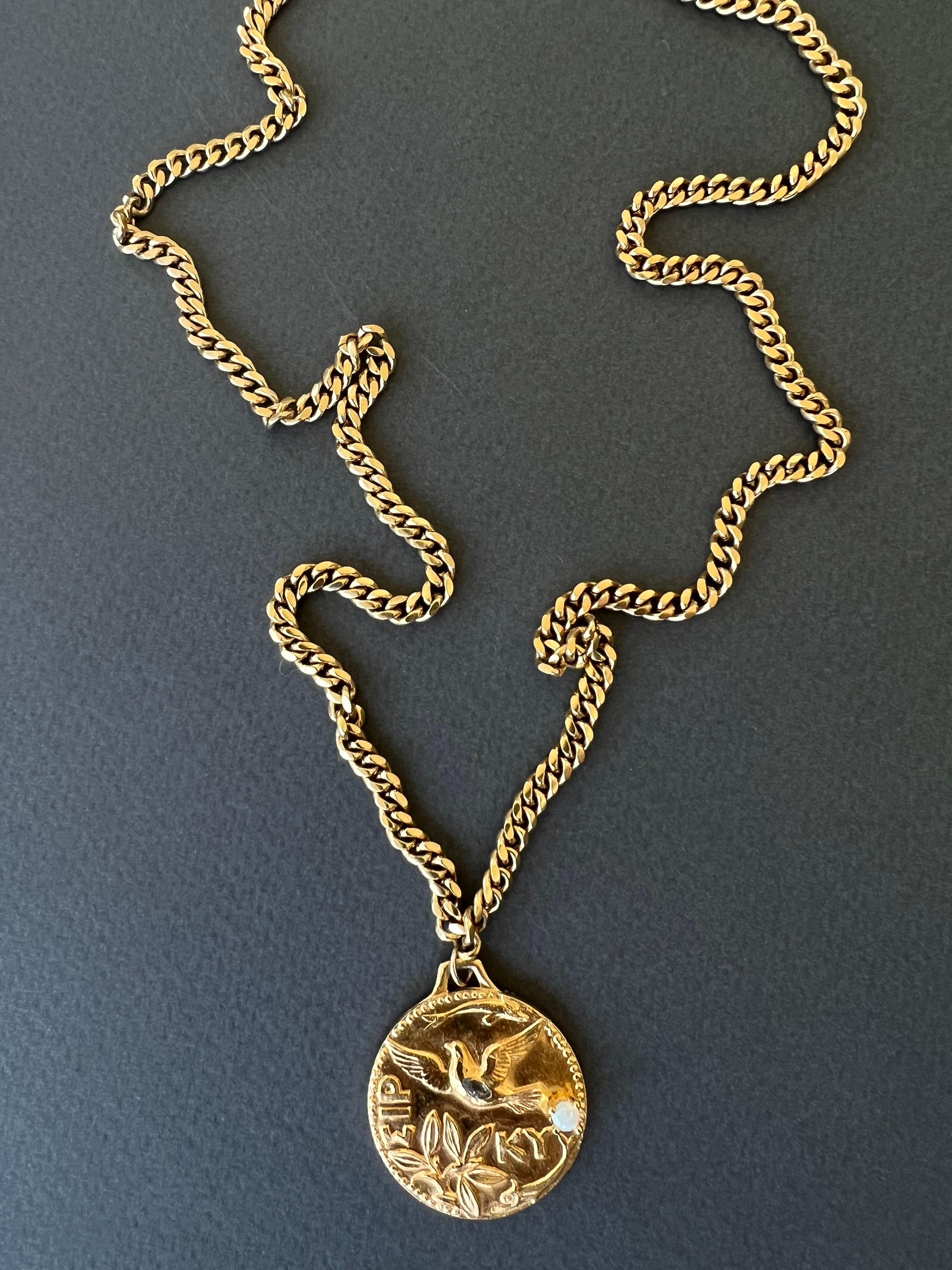 Halskette mit Medaillon-Anhänger, Opal, Aquamarin, griechische Taube, vergoldet im Angebot 1