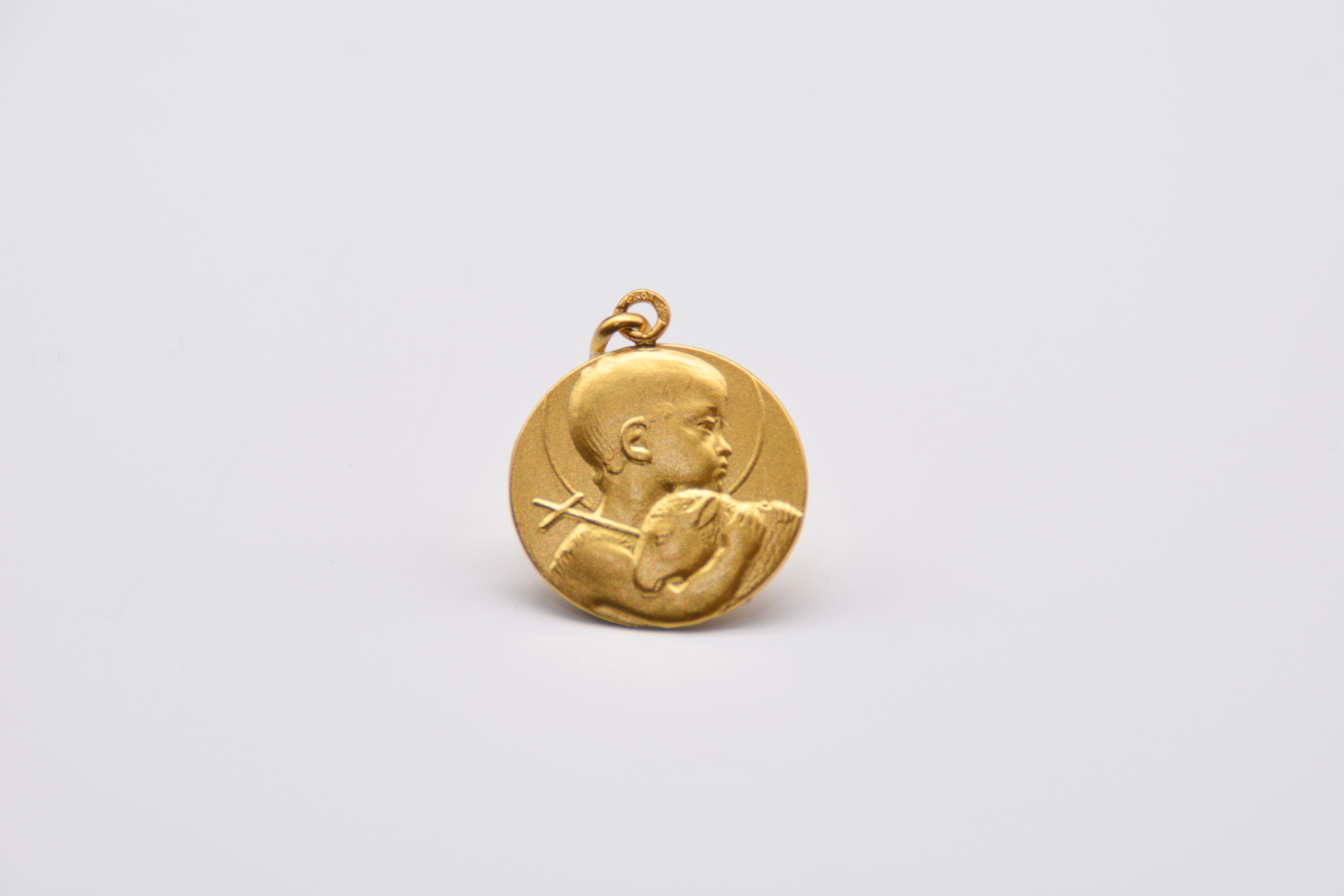 Medal Pendant Saint Jean Baptise Yellow Gold In Excellent Condition For Sale In Vannes, FR