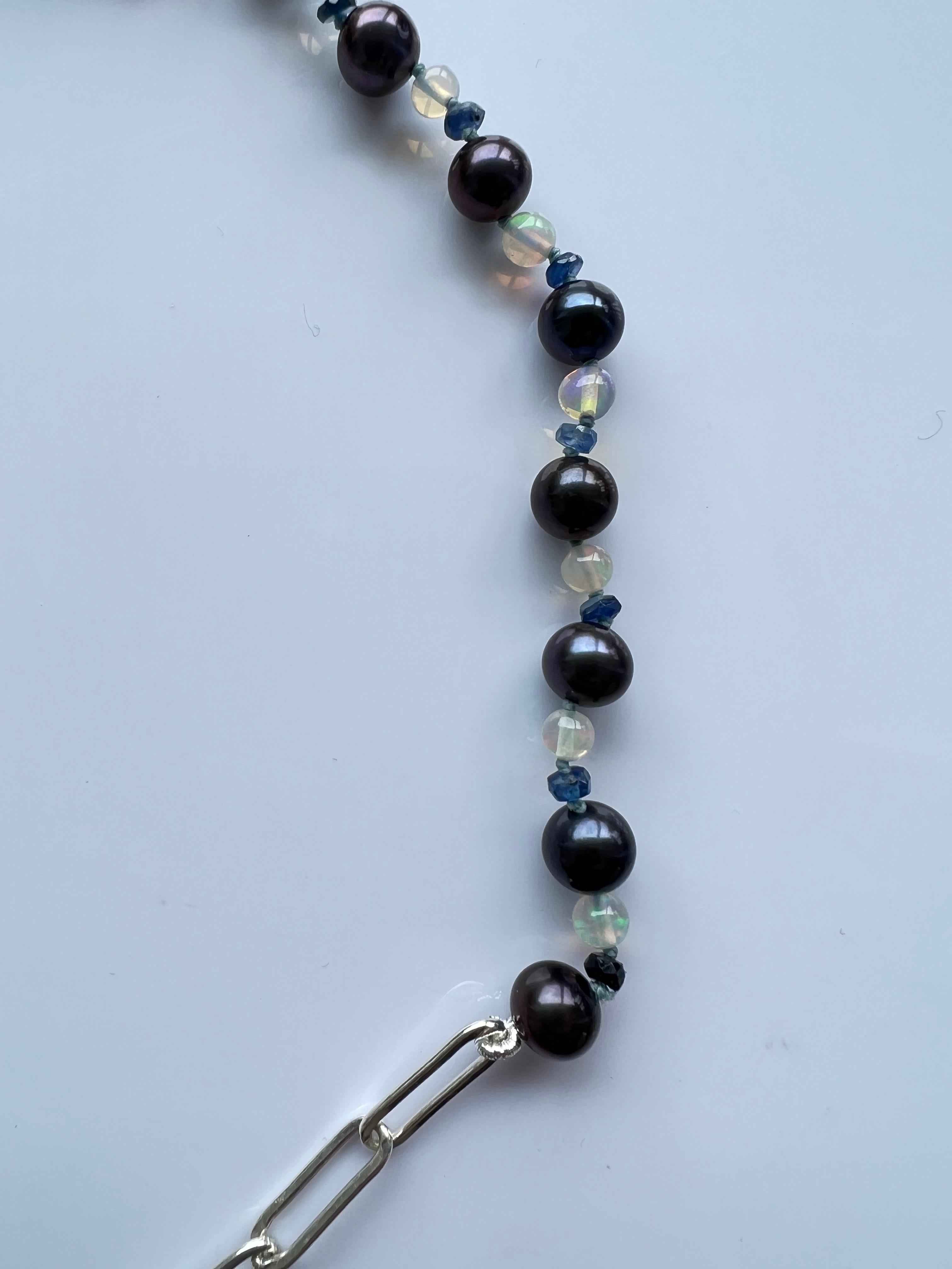 Choker-Halskette aus Silber mit Medaillon und schwarzer Perle und Smaragd in Zacken J Dauphin im Angebot 5