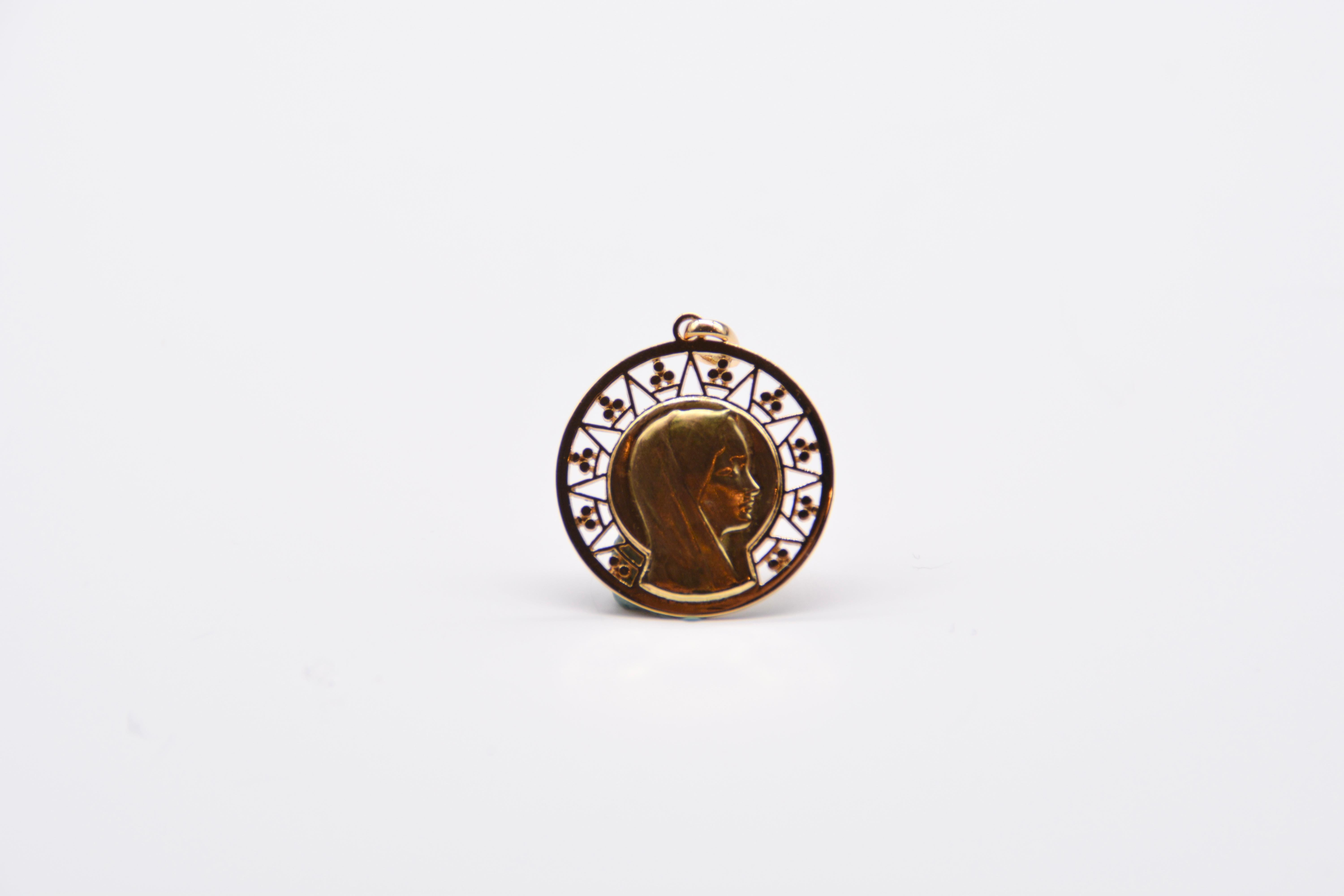 Médaille ronde française de la Vierge en or jaune ajourée Neuf - En vente à Vannes, FR