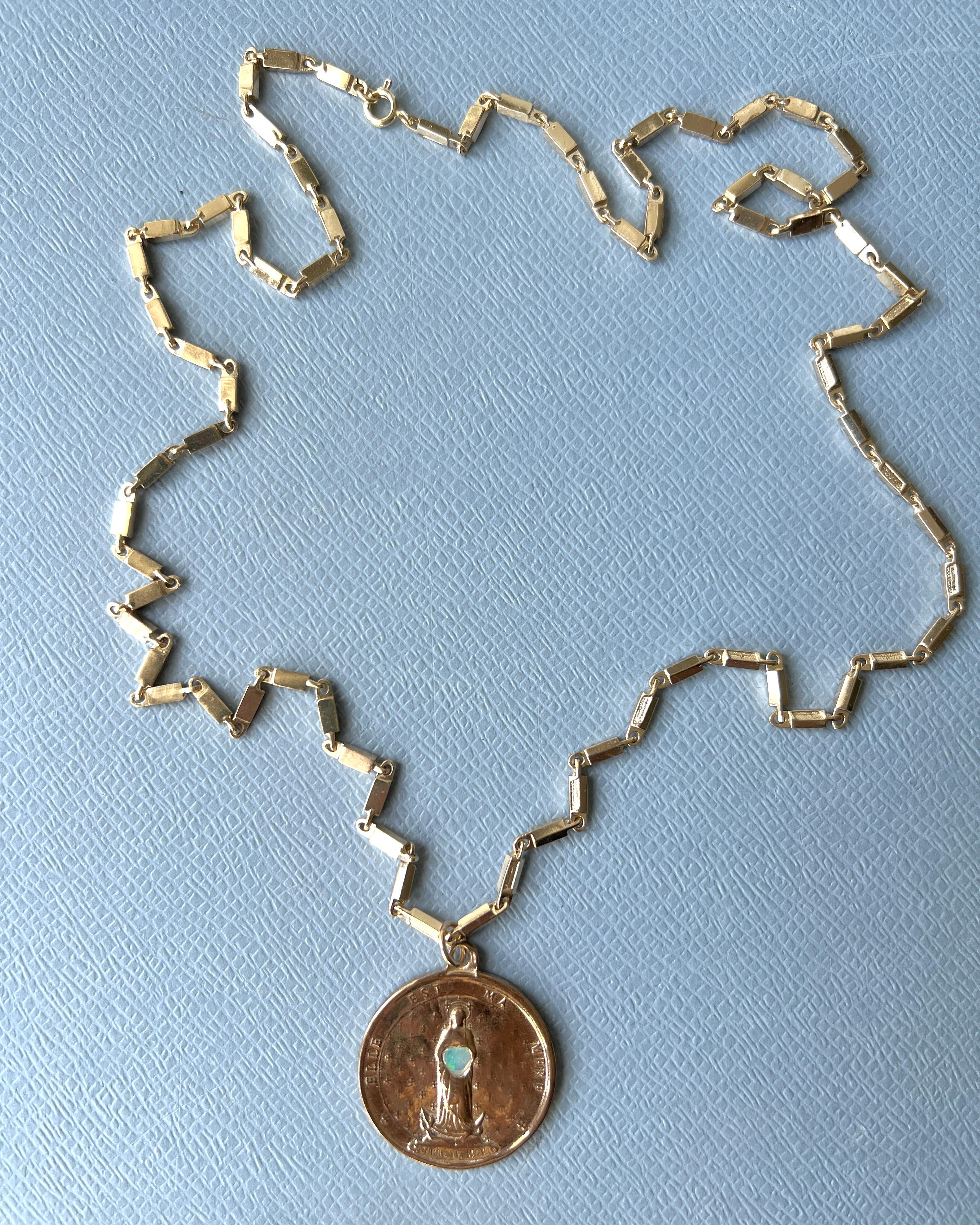 Medal Virgin Mary Chain Necklace Opal Heart in vendita 5