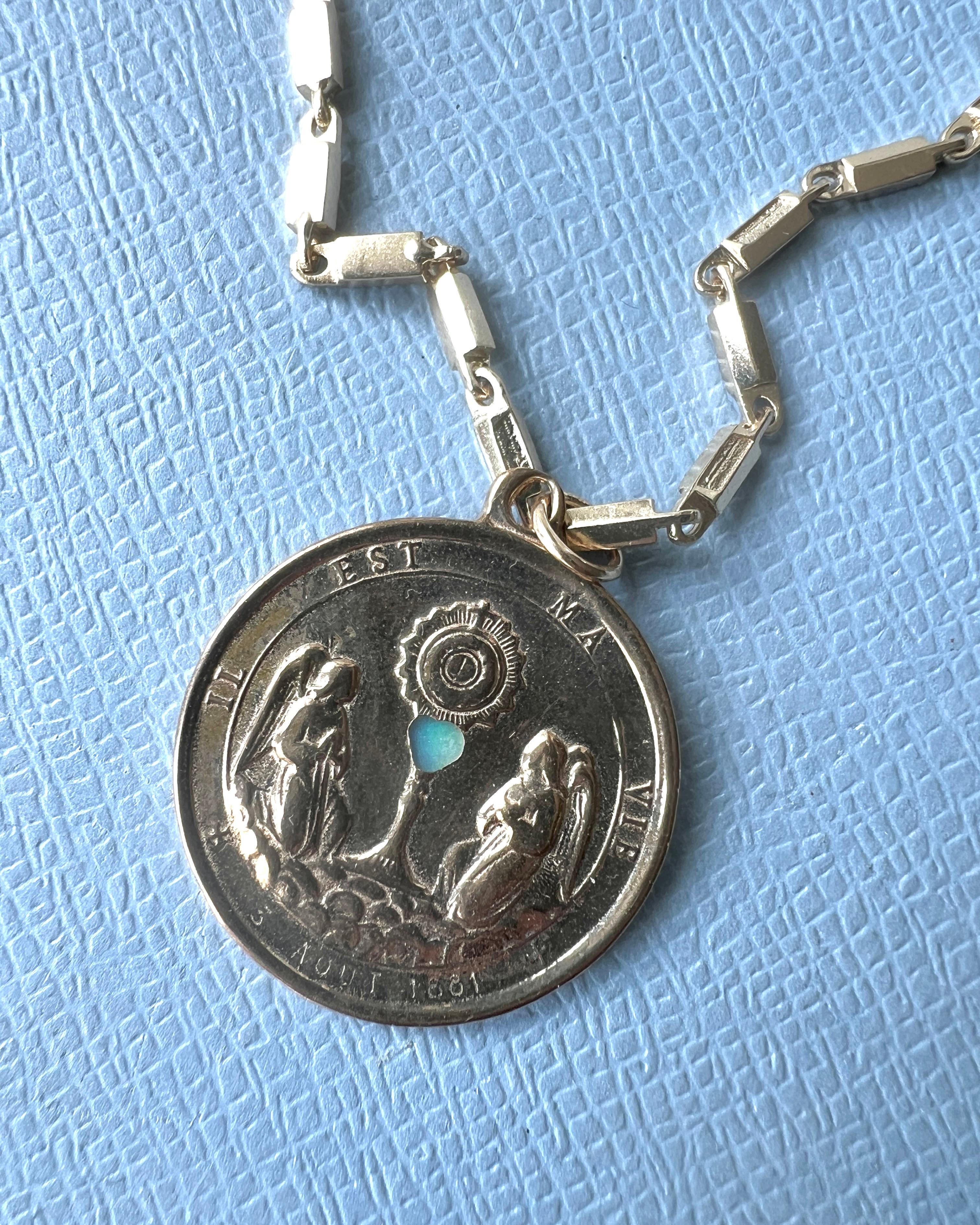 Medal Virgin Mary Chain Necklace Opal Heart in vendita 8