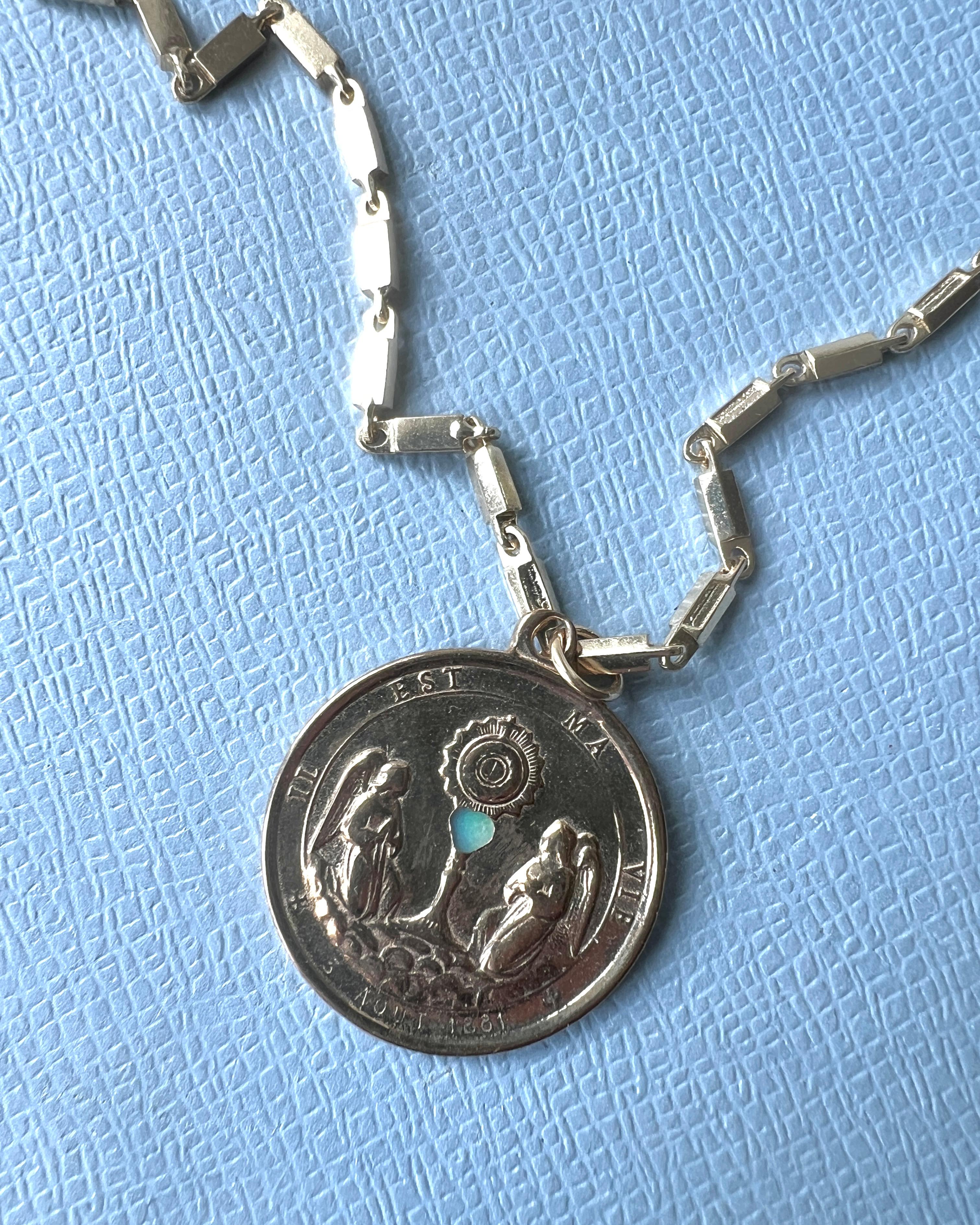 Medal Virgin Mary Chain Necklace Opal Heart in vendita 9