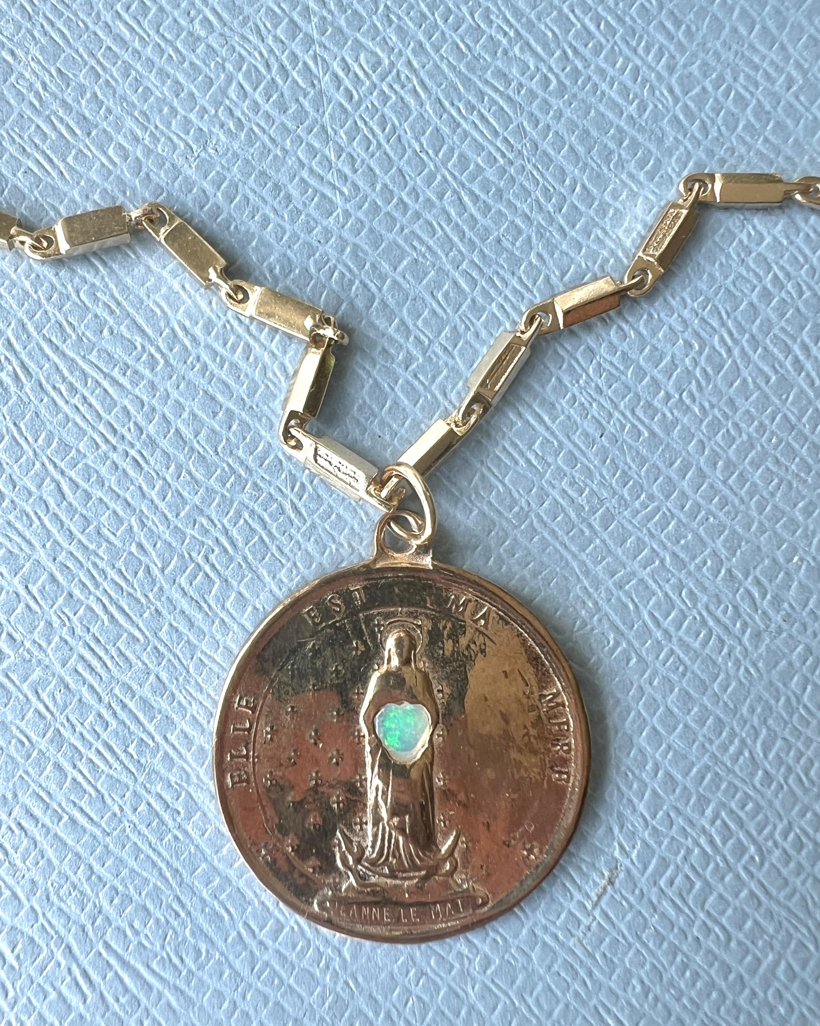 Vittoriano Medal Virgin Mary Chain Necklace Opal Heart in vendita