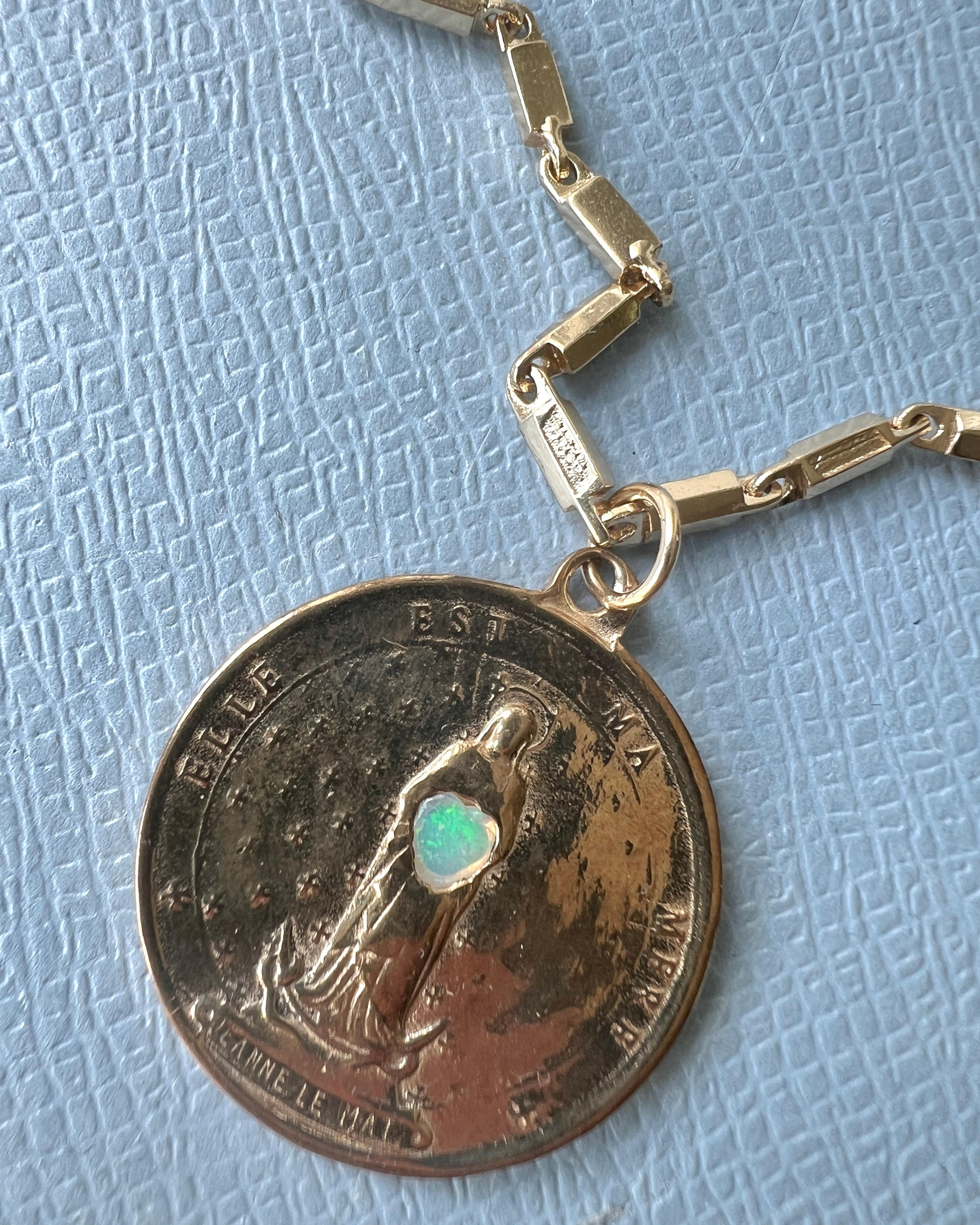 Medal Virgin Mary Chain Necklace Opal Heart In condizioni Nuovo in vendita a Los Angeles, CA