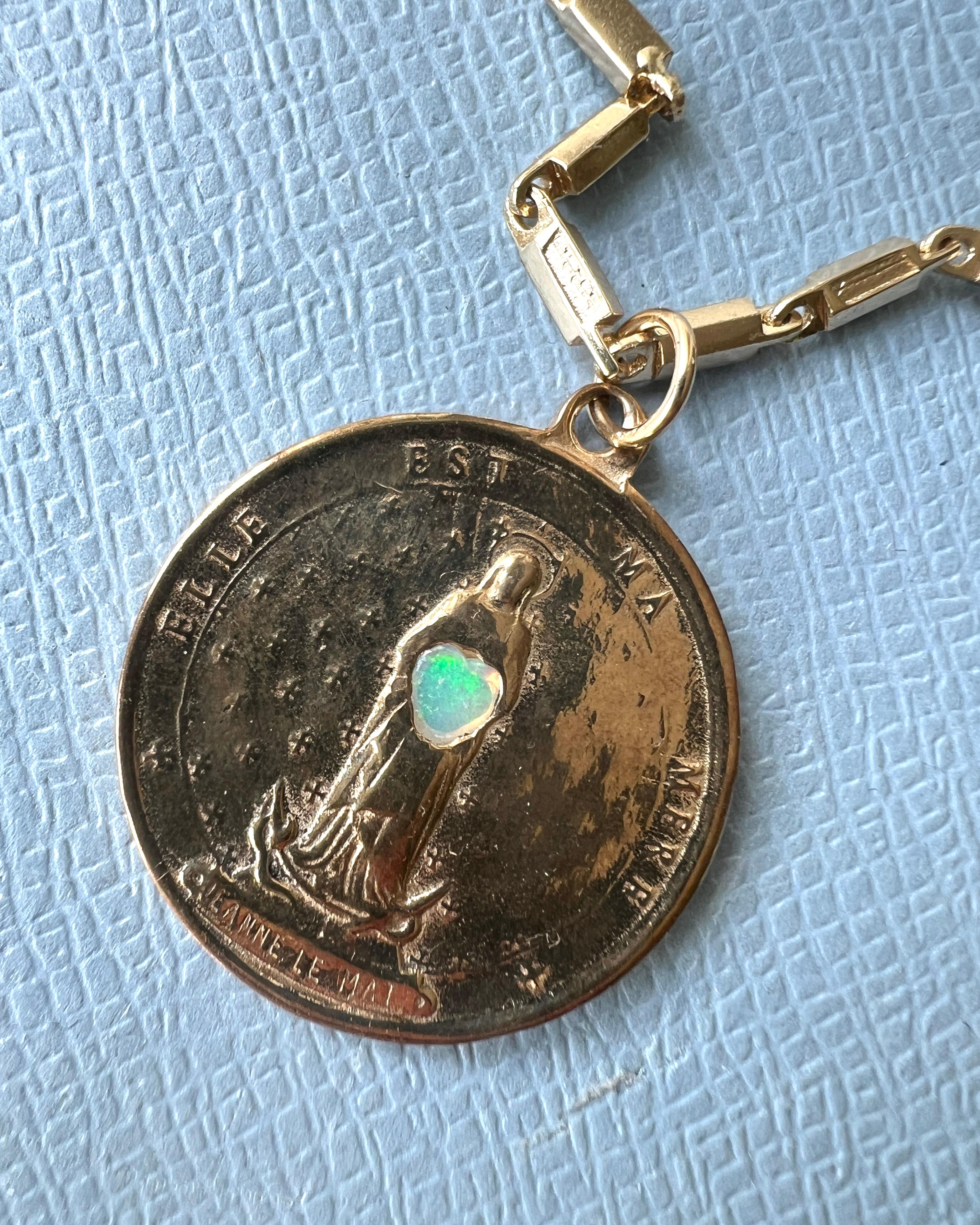 Medal Virgin Mary Chain Necklace Opal Heart in vendita 1