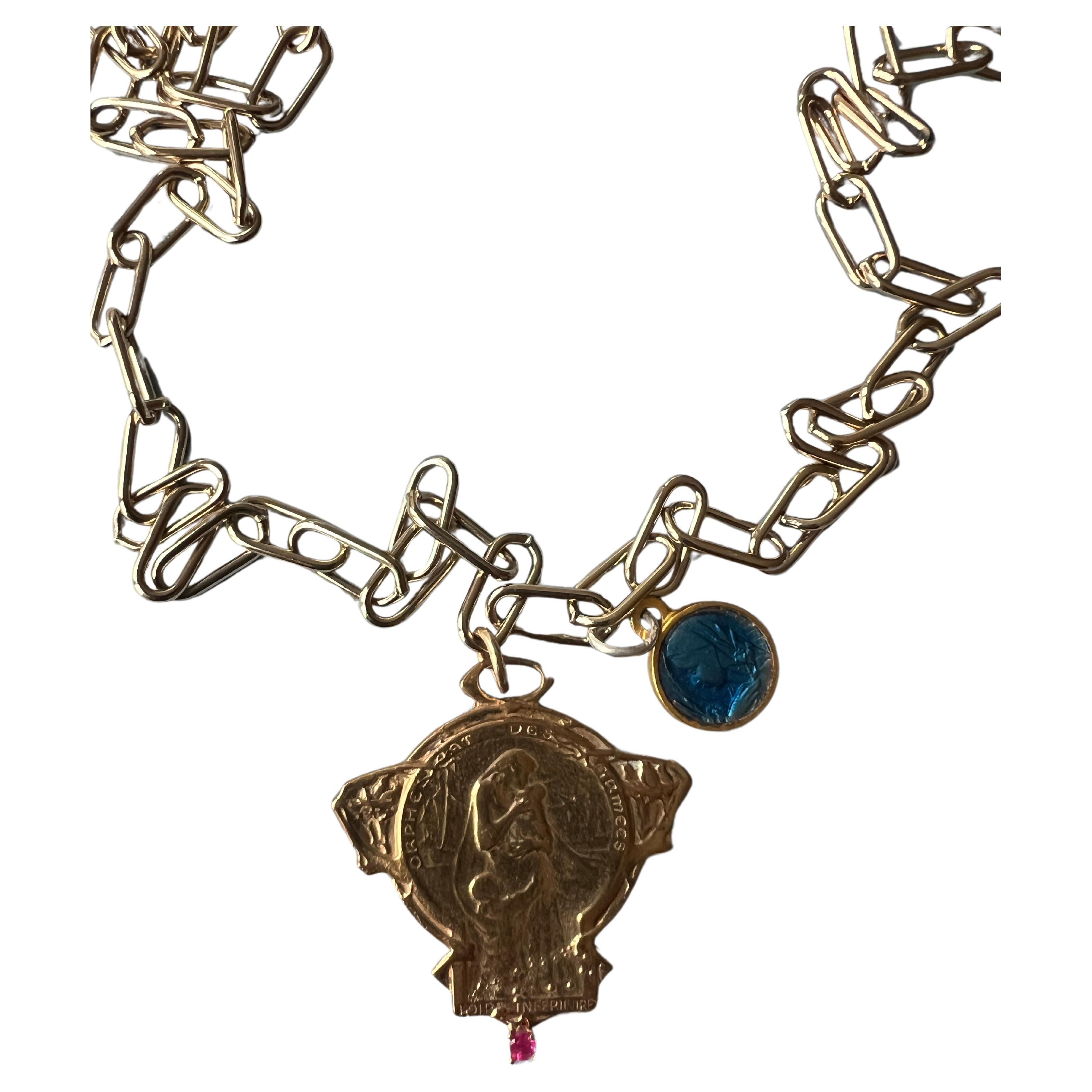Rubin Medaille Kette Halskette Jungfrau Maria Vintage Blau Emaille 

Designer J DAUPHIN

70 cm lang

Designer: J DAUPHIN 

Sofort lieferbar 