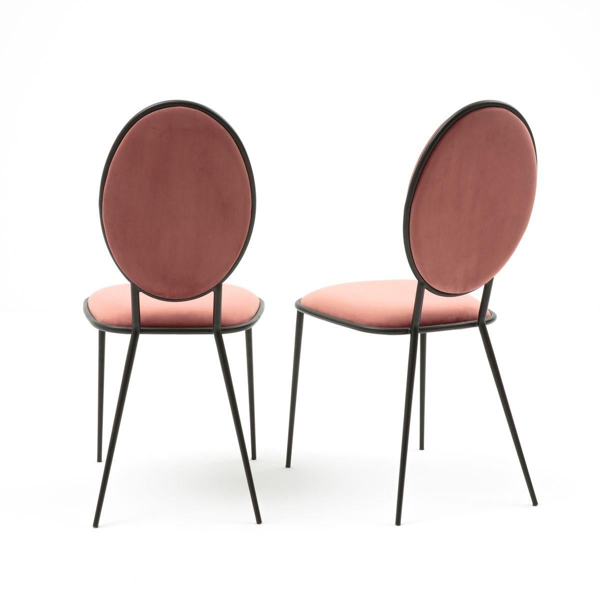 Available as a set of 8, these dining chairs are a fabulous modern interpretation of the Classic medallion chair. A stylish, refined design the sleek and modern shape makes it suitable for either a contemporary or Classic interior.

The chair has