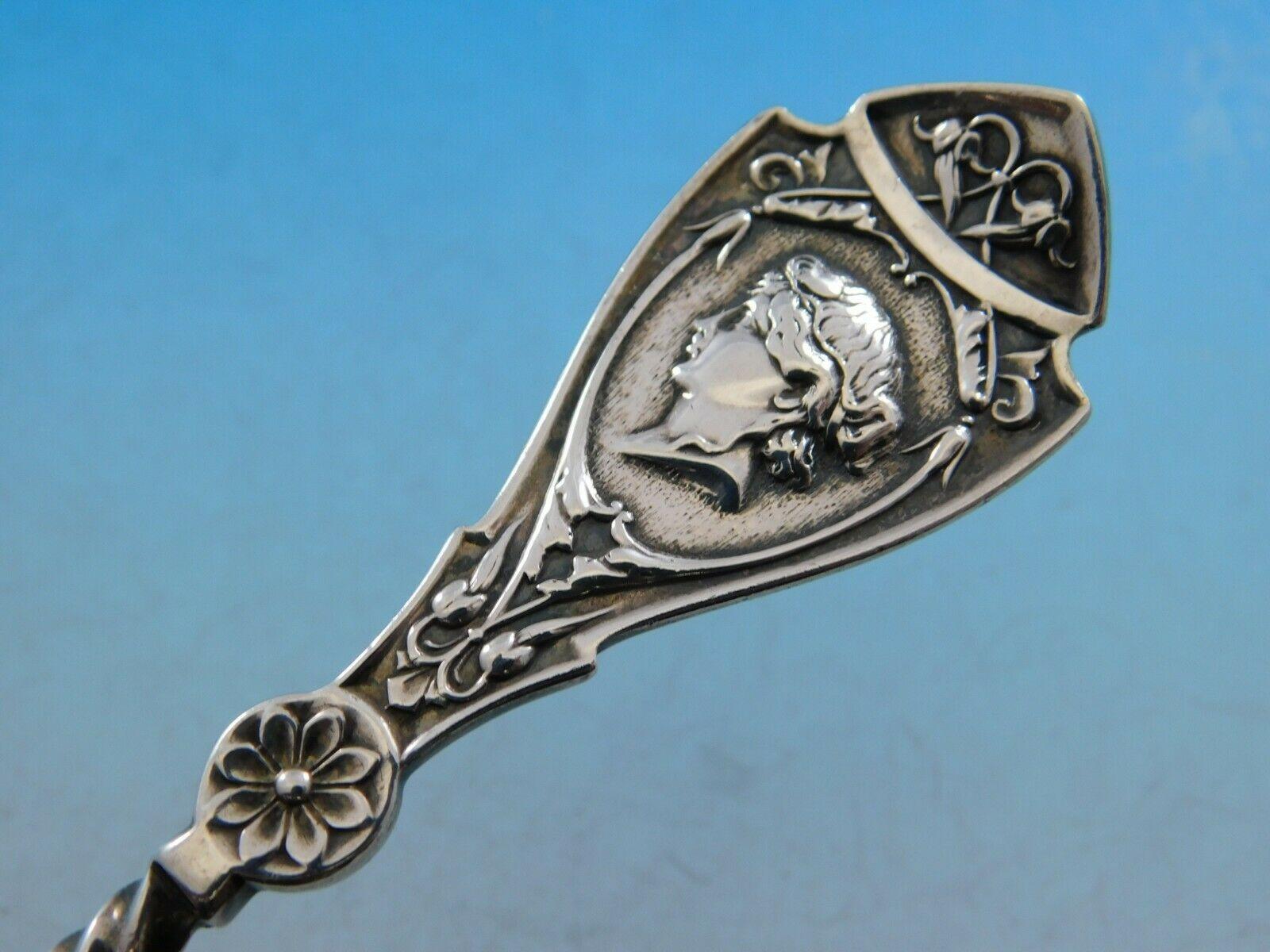 Medallion Aka Warrior by Wood & Hughes Sterling Silver Fish Server Pierced Blade In Excellent Condition In Big Bend, WI