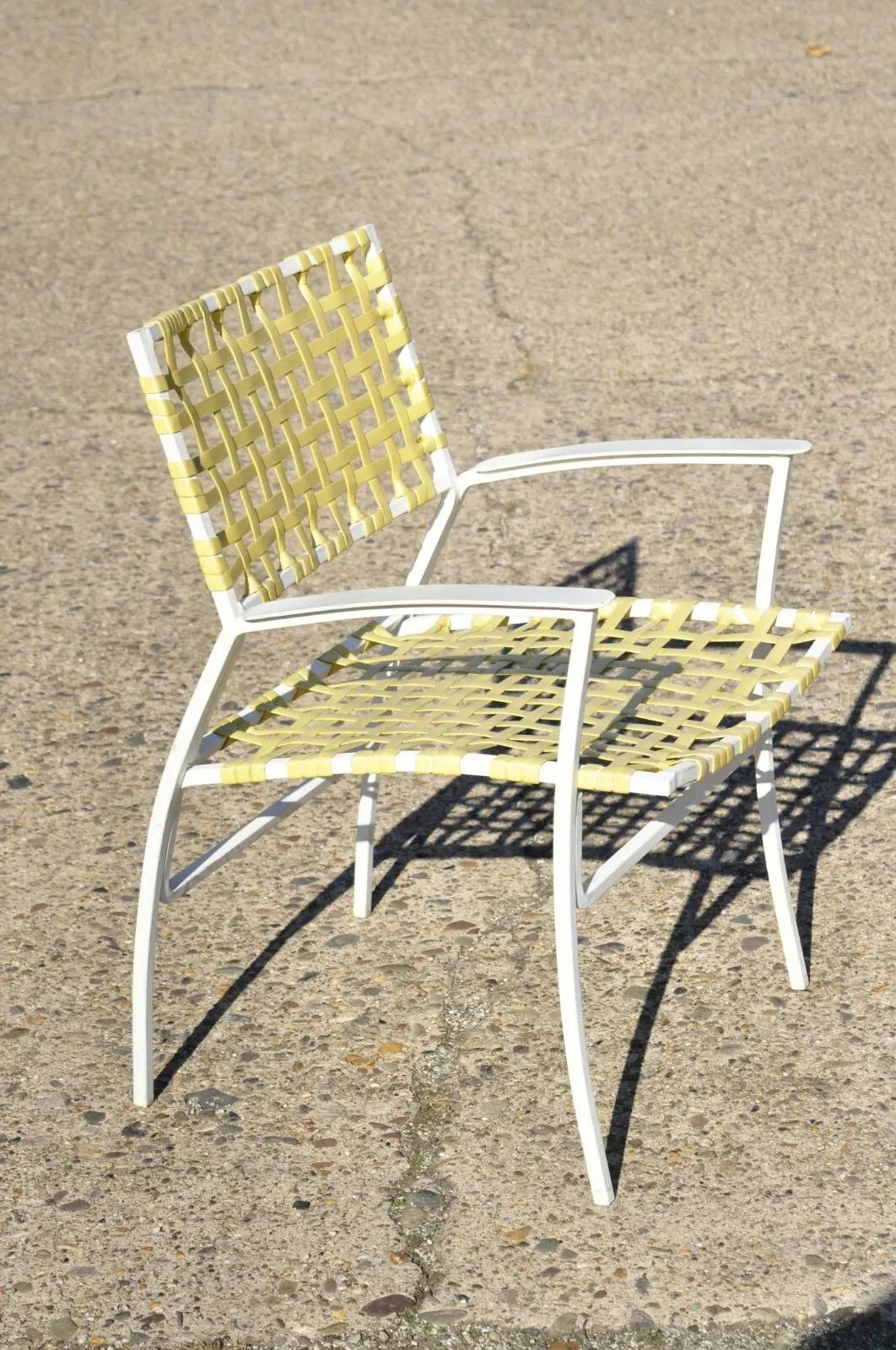 Vintage Mid Century Modern Aluminum Yellow Woven Vinyl Strap Patio Pool Lounge Chair - 1 Chair. Item features yellow woven vinyl strap seat and back, white cast aluminum frames, clean modernist lines, sleek sculptural form. Believed to be by
