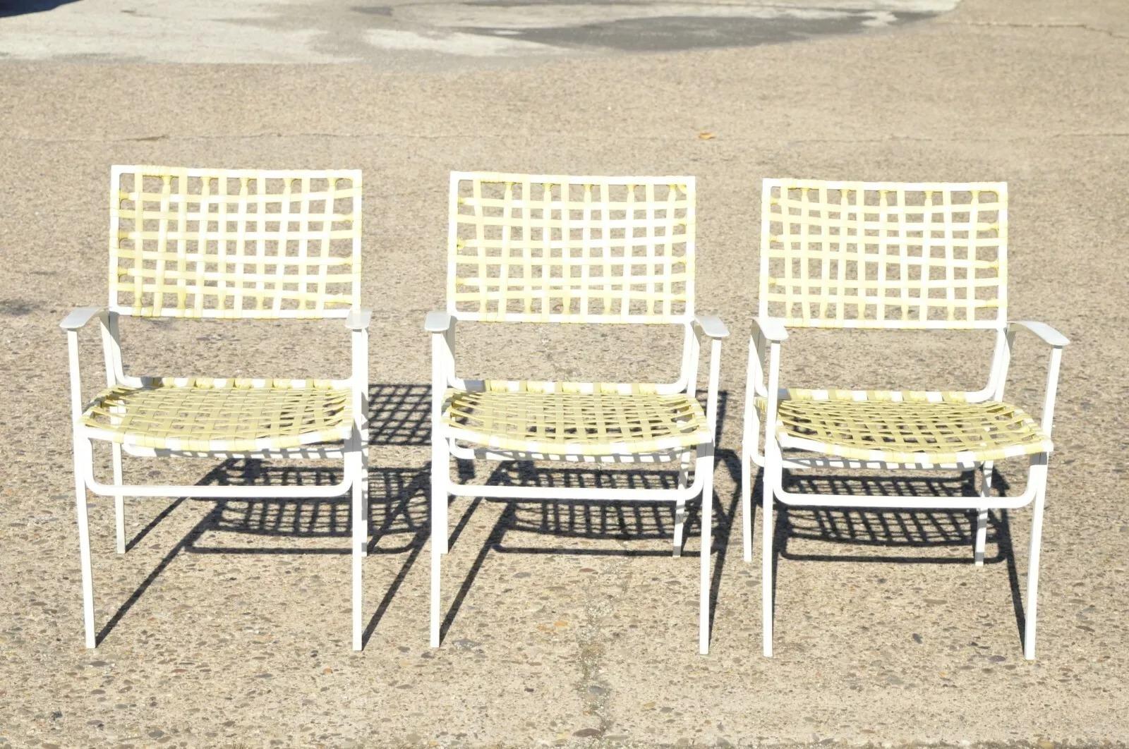 Medallion Aluminum Yellow Woven Vinyl Strap Patio Pool Lounge Chair - 1 Chair For Sale 3