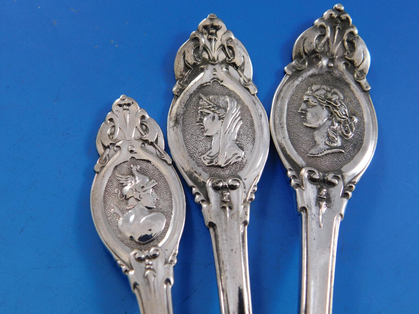 Medallion by John Polhamus / Shiebler Sterling Silver Flatware Set 48 pcs Mary In Excellent Condition For Sale In Big Bend, WI