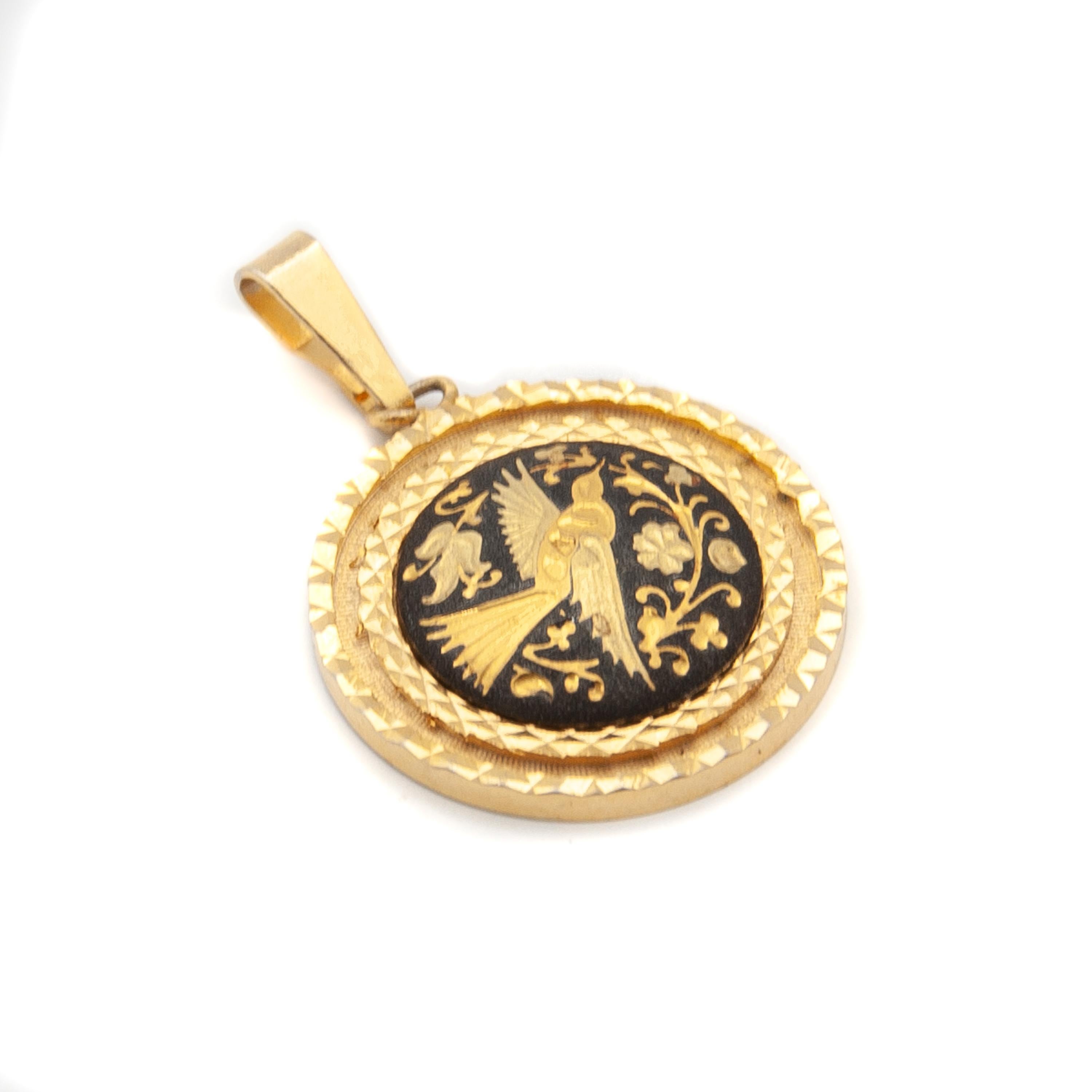 Contemporary Medallion Damascene Toledo Black Gold-Plated Charm Pendant