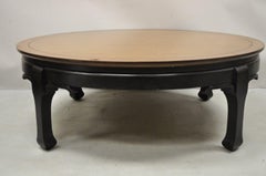 Table basse ronde Ming de style James Mont en médaillon avec chinoiserie orientale, édition limitée