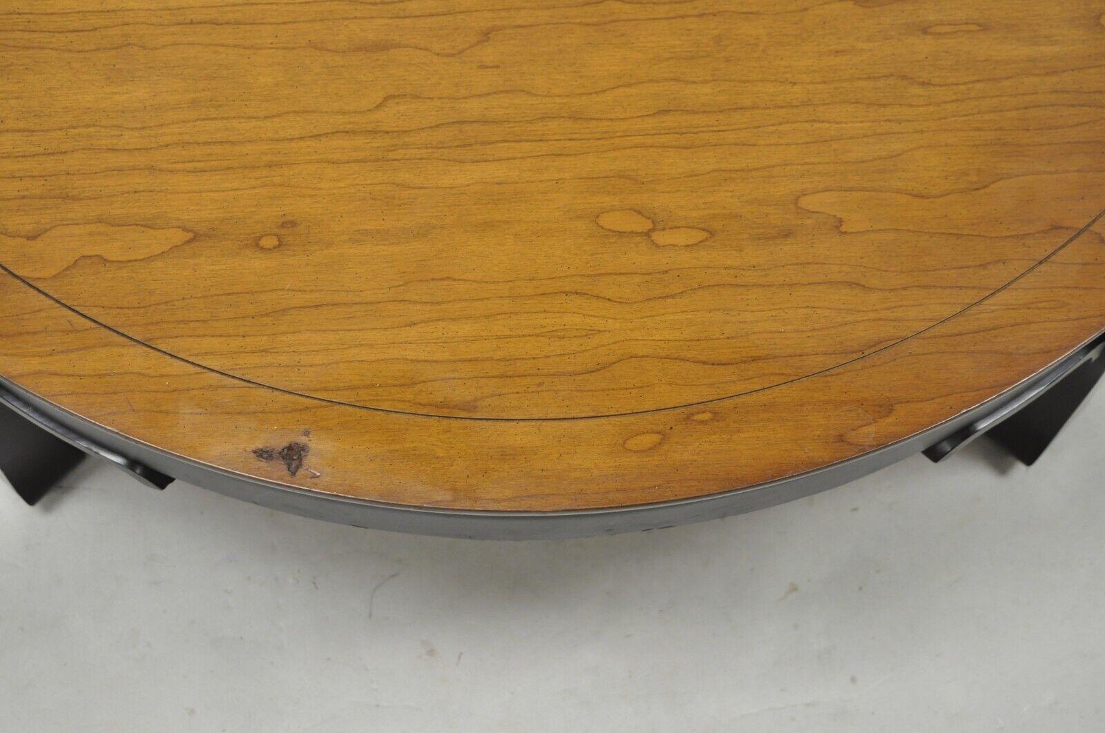 Verre Table basse ronde Ming de style James Mont en médaillon avec chinoiserie orientale, édition limitée en vente