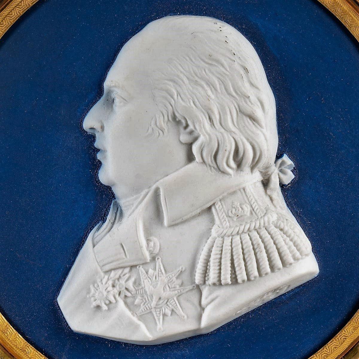 French Medallion of the King of France Louis XVIII, in Sèvres Biscuit For Sale