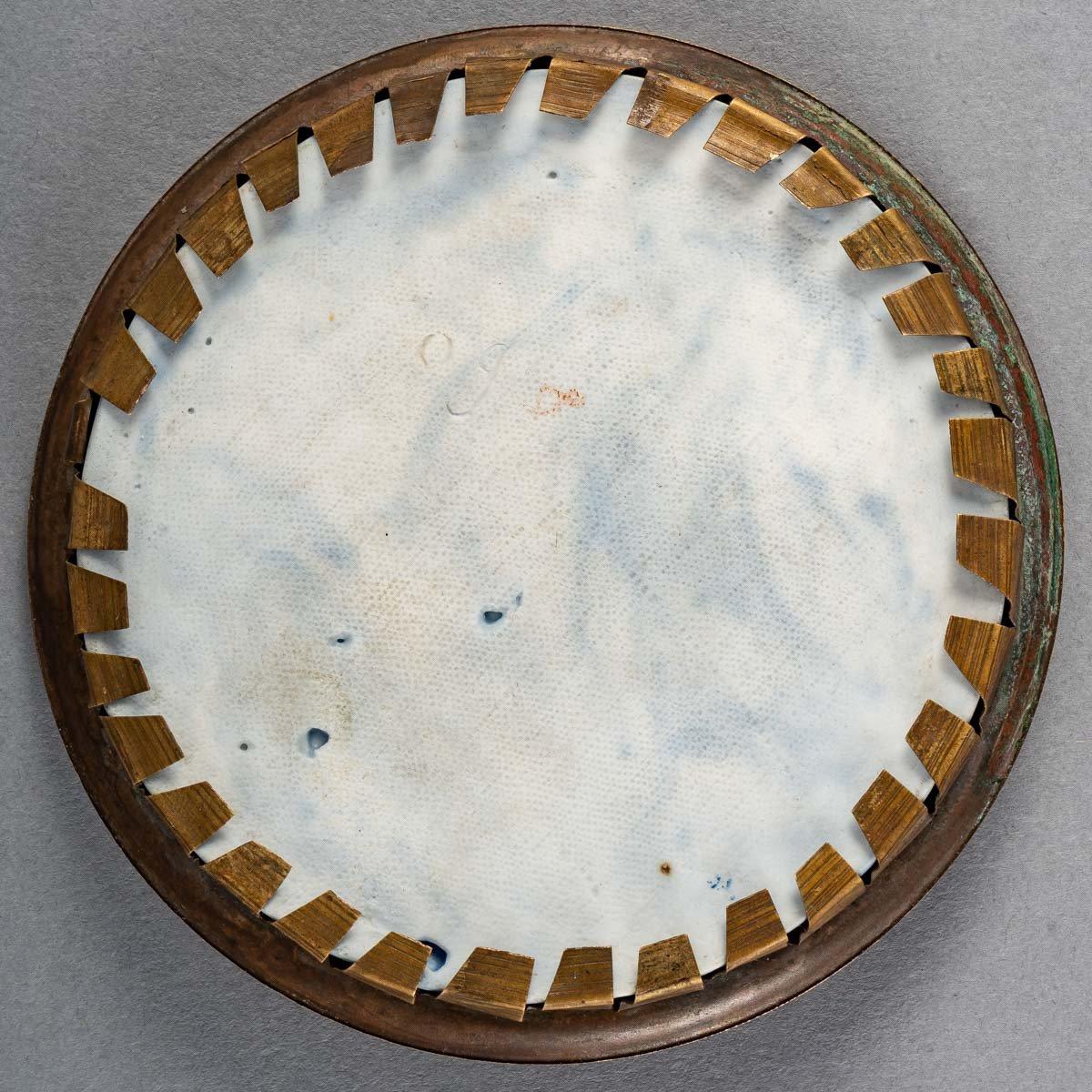 Medallion of the King of France Louis XVIII, in Sèvres Biscuit For Sale 2