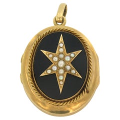 Medallion pendant with onyx and pearls 13.5 grams 14k yellow gold