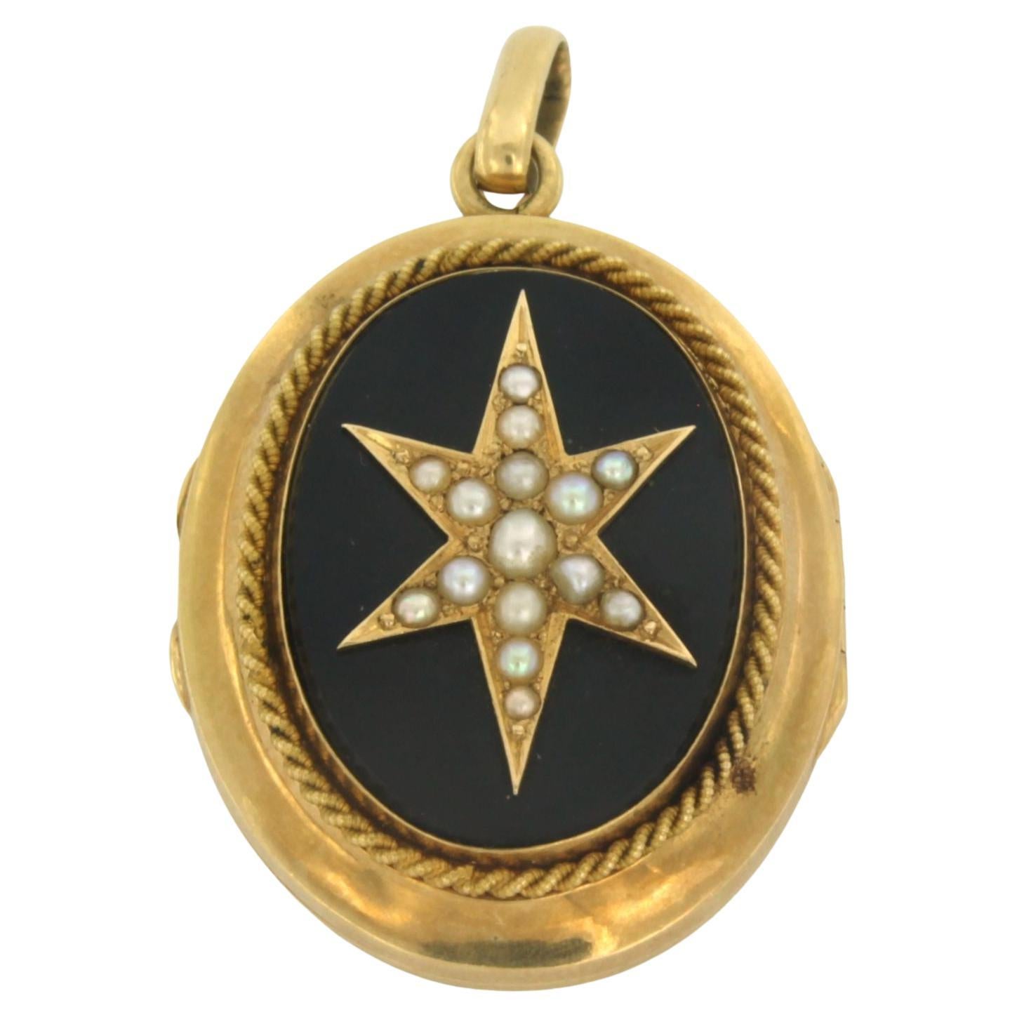 Medaillon-Anhänger mit Medaillon mit Onyx und Perlen 13,5 Gramm 14k Gelbgold