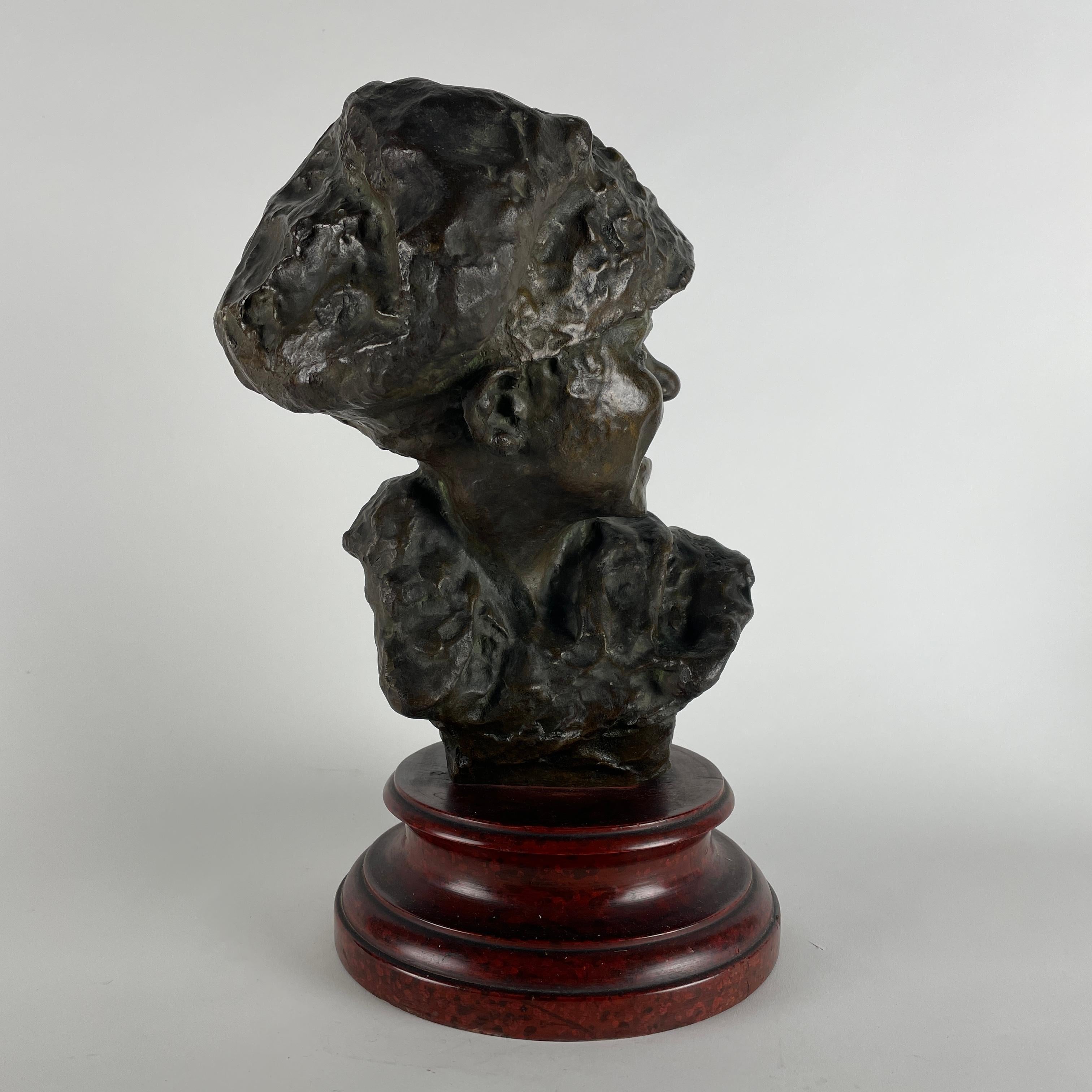 Medardo Rosso Gavroche Buste de garçon rieur en bronze Oeuvre impressionniste en vente 4