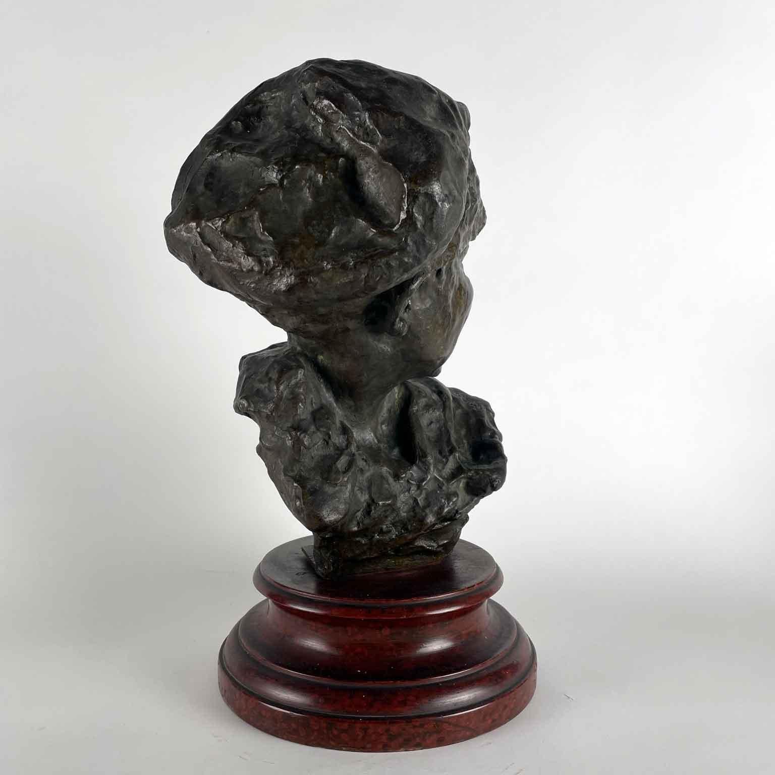 20th Century Medardo Rosso Gavroche Buste de garçon rieur en bronze Oeuvre impressionniste en vente