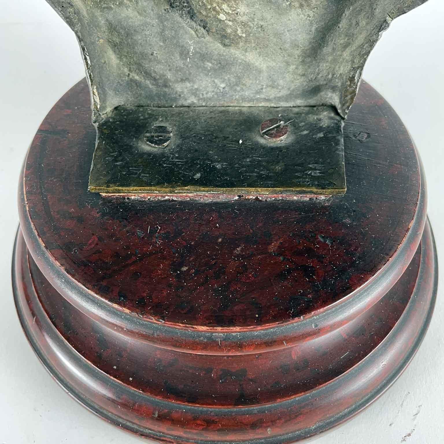 Medardo Rosso Gavroche Buste de garçon rieur en bronze Oeuvre impressionniste en vente 1