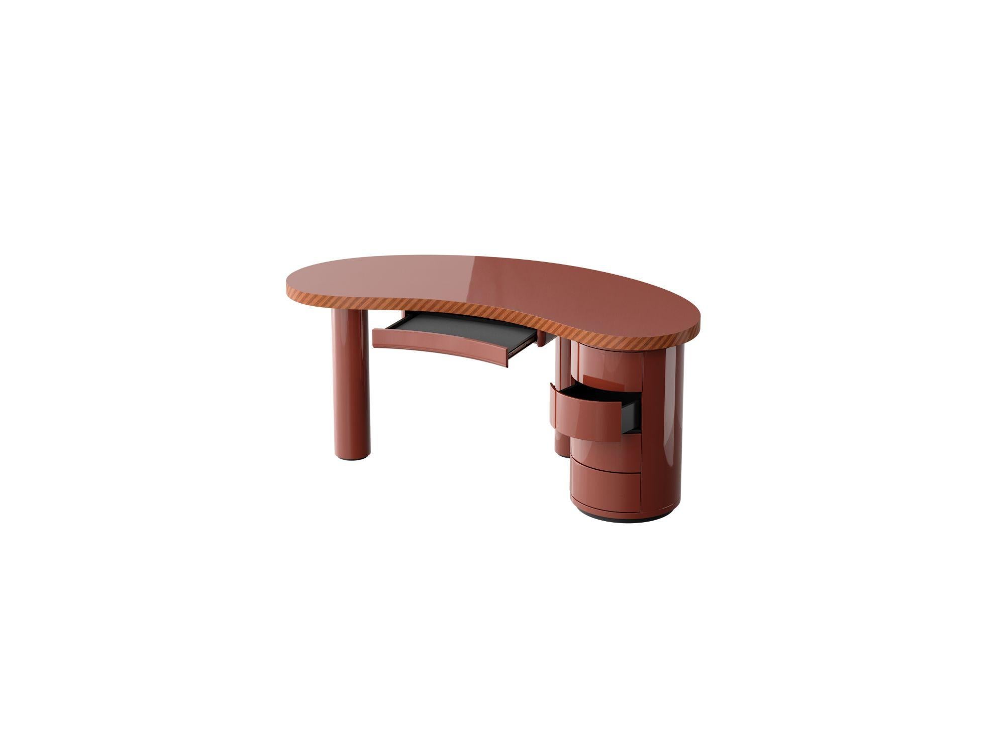 MEDEA Desk in glossy finish For Sale 5