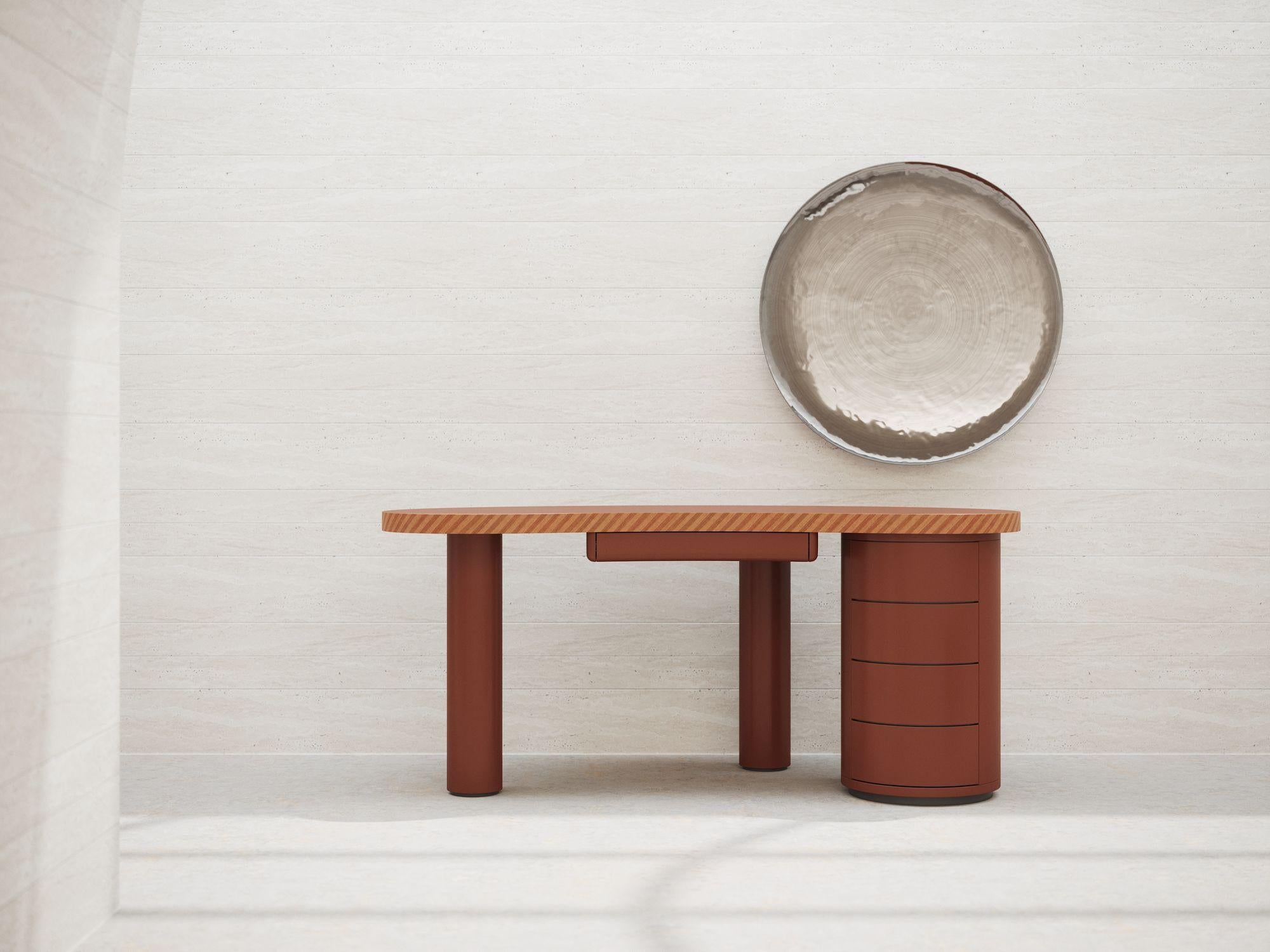 Medea Desk matte For Sale 4