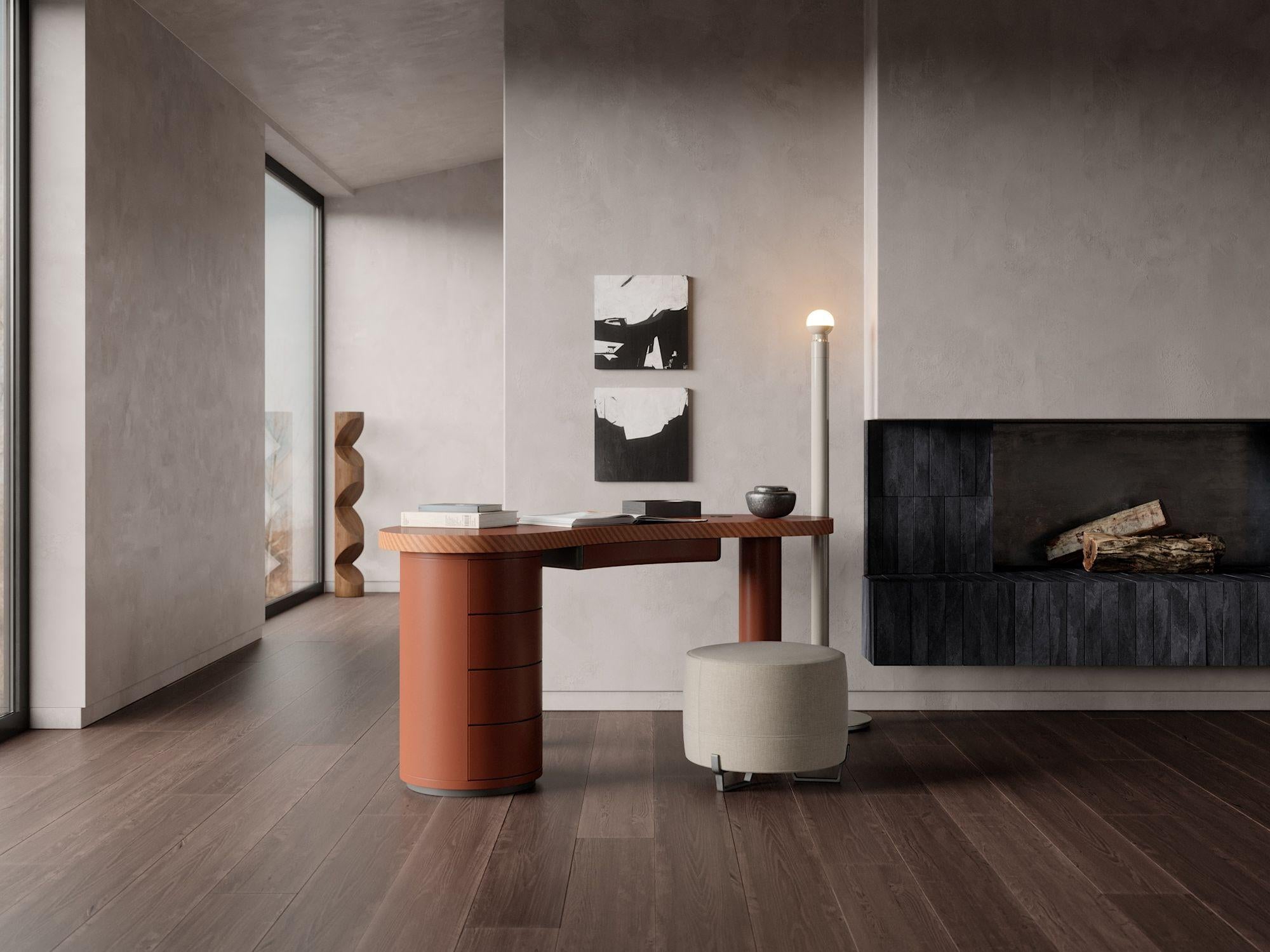 Bright colour of Medea desk with the coloured veneer stripes at the edge brings magic, energy and vivid accent.
Composite veneer for Medea desk, the play of shades, the play of inclined lines on the curved surface of the edge of top.

Desk with