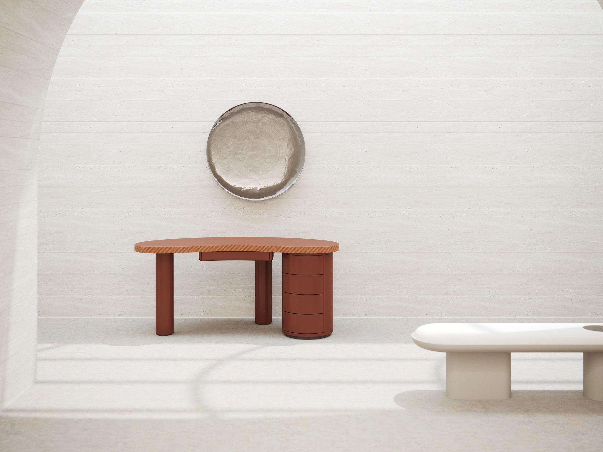 Medea Desk matte For Sale 2