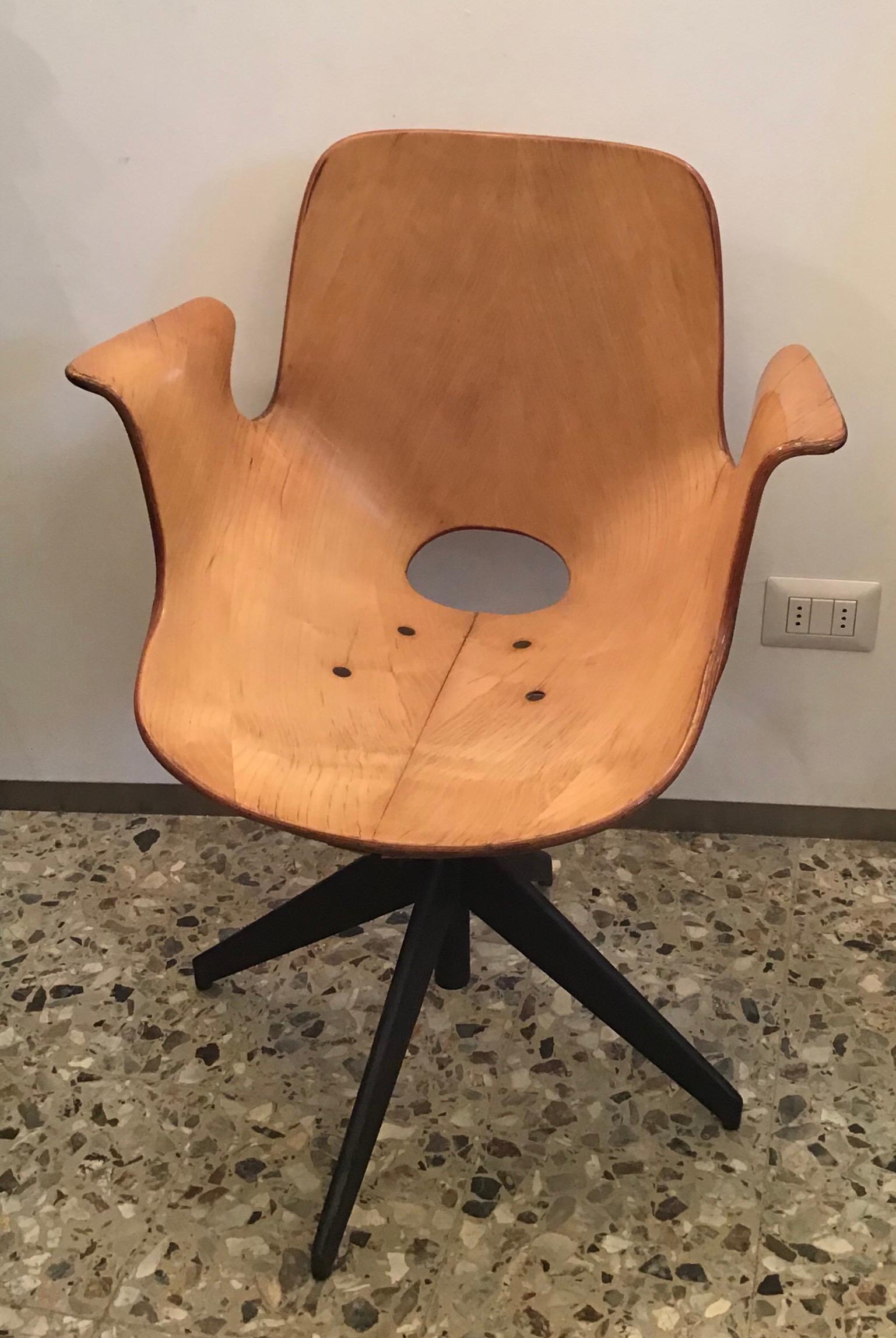 Autre Fauteuil pivotant et réglable en bois et en fer Medea, 1950, Italie en vente