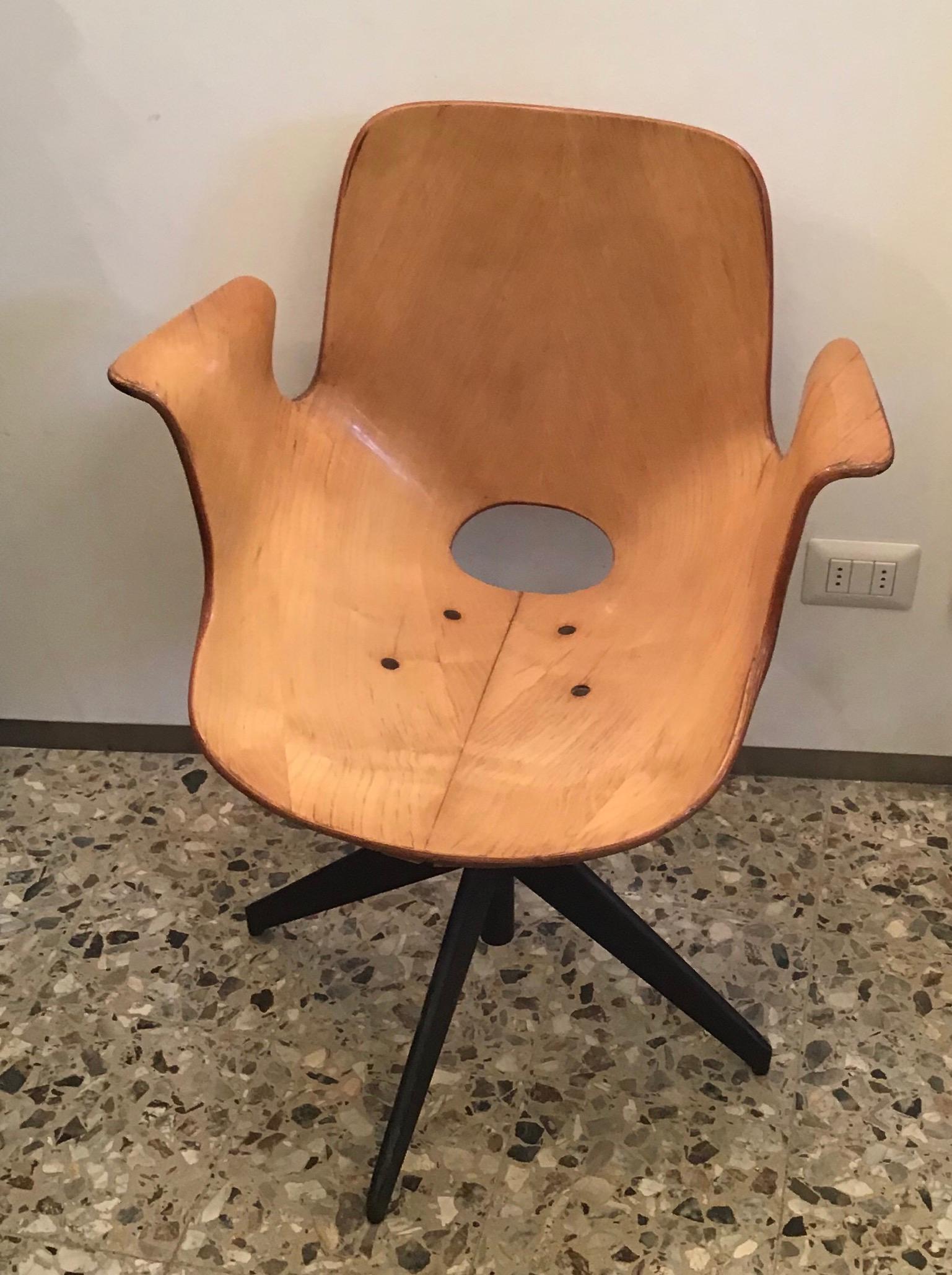 italien Fauteuil pivotant et réglable en bois et en fer Medea, 1950, Italie en vente