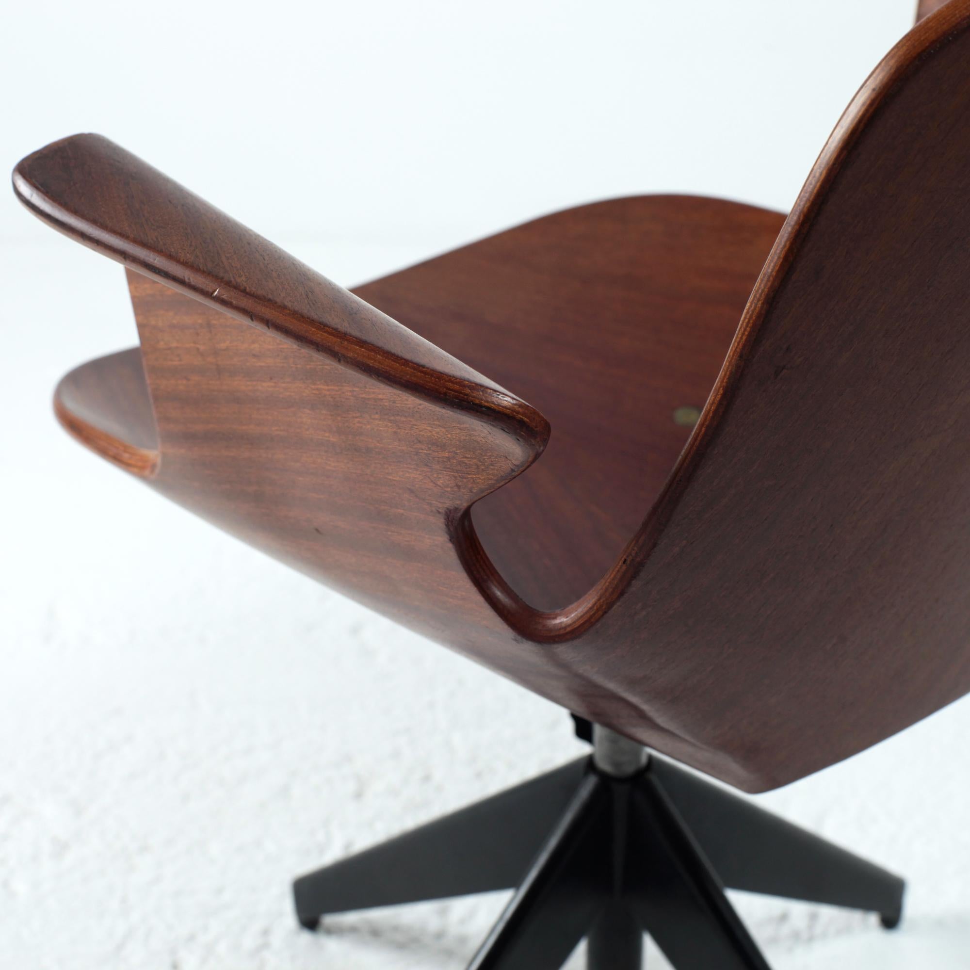 Medea Swivel Desk Chair by Vittorio Nobili 4