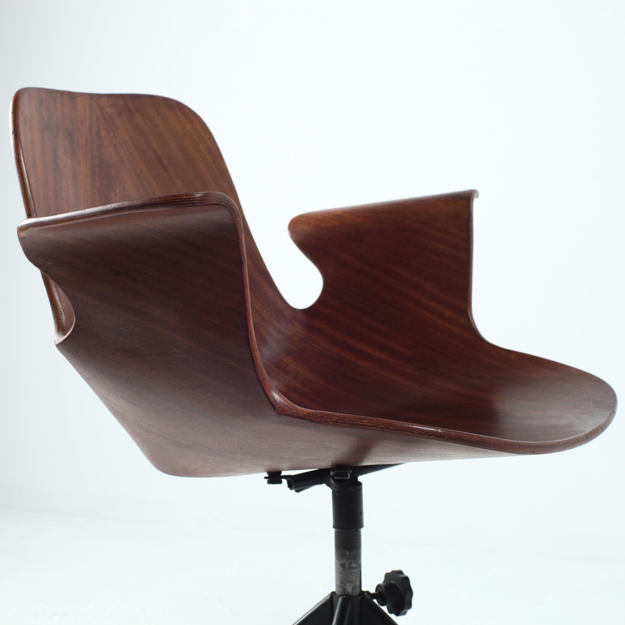 Medea Swivel Desk Chair by Vittorio Nobili 7
