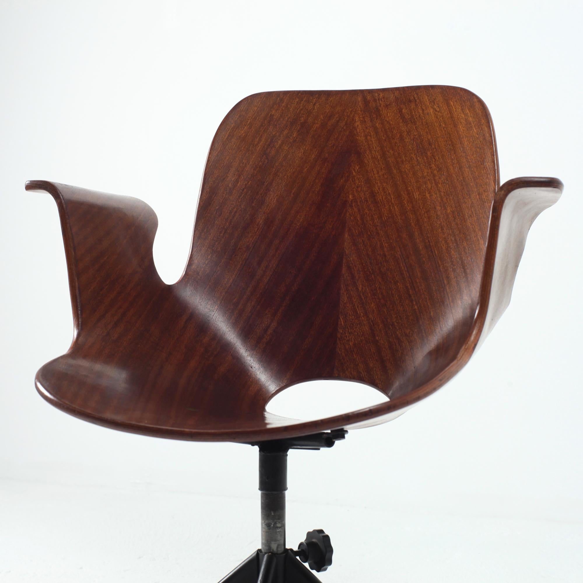 Medea Swivel Desk Chair by Vittorio Nobili 8