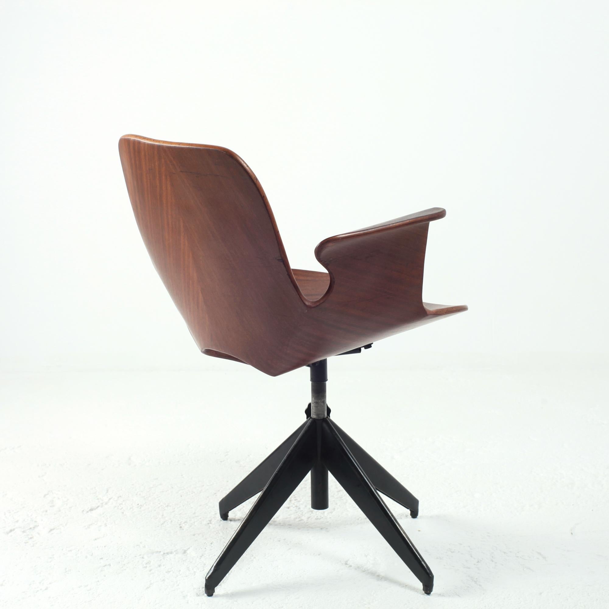 Iron Medea Swivel Desk Chair by Vittorio Nobili